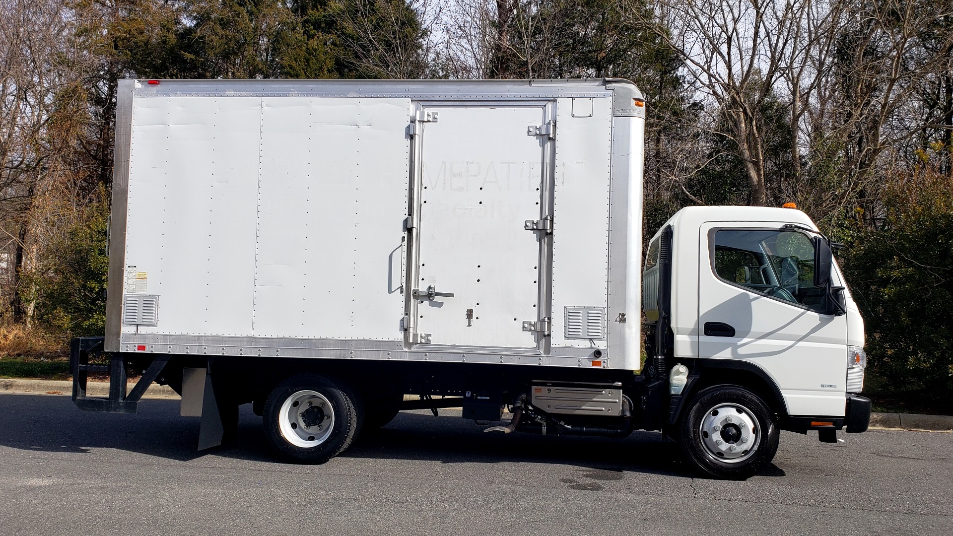 Used 2013 Mitsubishi FUSO FEC72S CARGO VAN / DUAL REAR WHEELS / CLEAN / LOW MILES for sale Sold at Formula Imports in Charlotte NC 28227 5