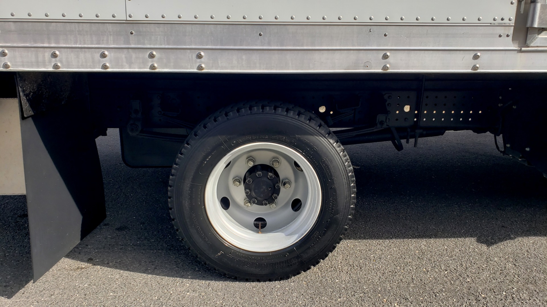 Used 2013 Mitsubishi FUSO FEC72S CARGO VAN / DUAL REAR WHEELS / CLEAN / LOW MILES for sale Sold at Formula Imports in Charlotte NC 28227 53