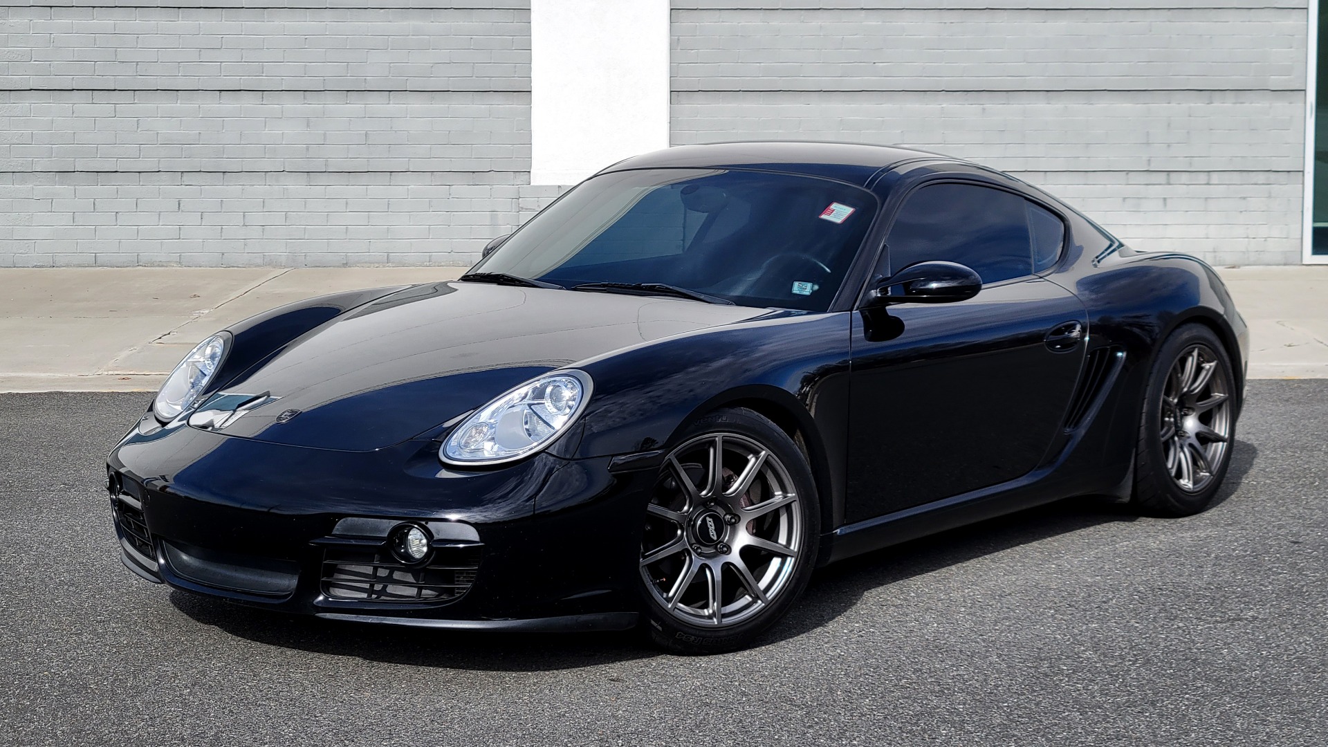Used 2007 Porsche CAYMAN COUPE 2.7L / 5-SPD MANUAL / HTD STS / AIR COND / JL AUDIO / BORLA EXH for sale Sold at Formula Imports in Charlotte NC 28227 2