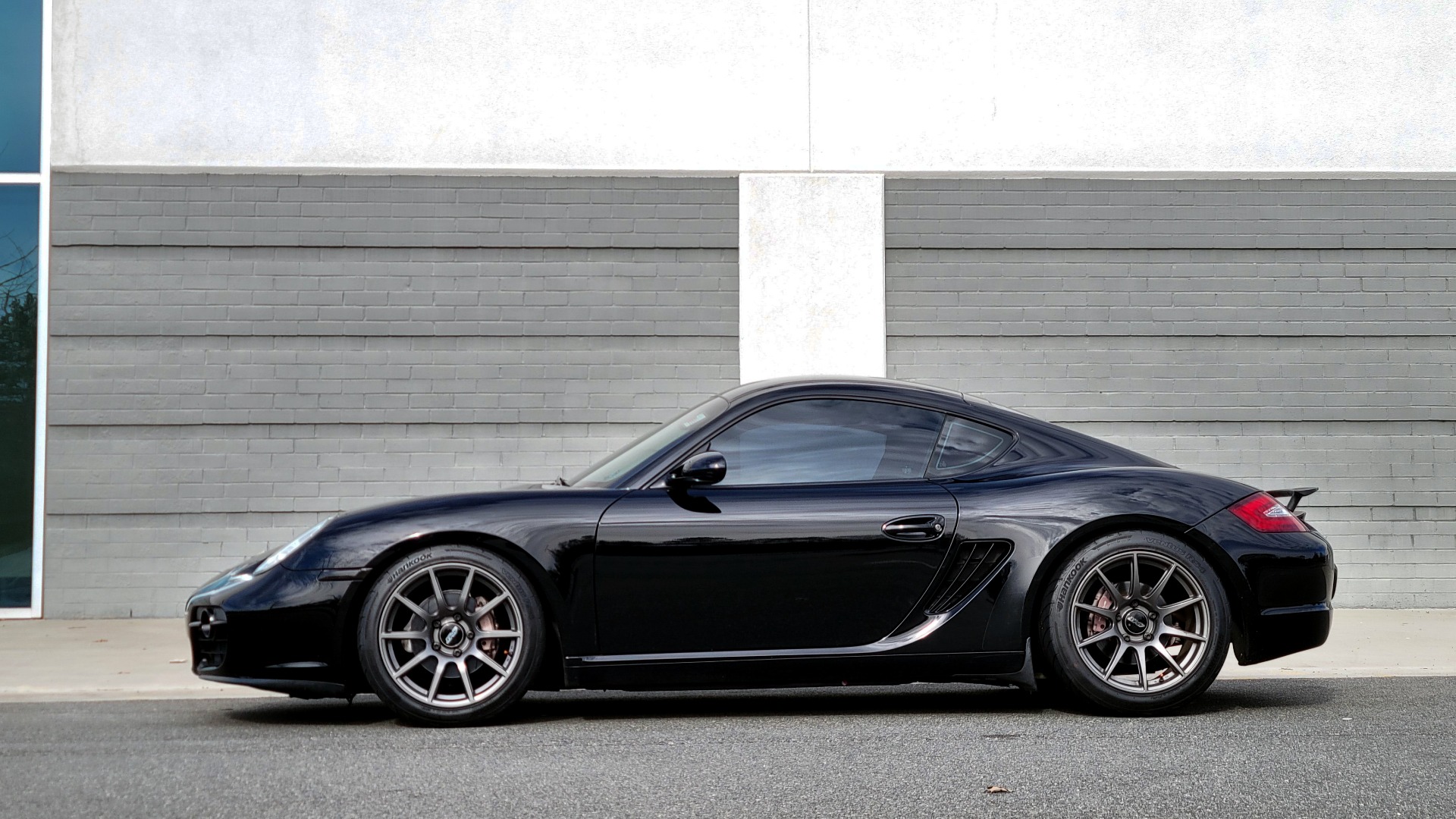 Used 2007 Porsche CAYMAN COUPE 2.7L / 5-SPD MANUAL / HTD STS / AIR COND / JL AUDIO / BORLA EXH for sale Sold at Formula Imports in Charlotte NC 28227 5