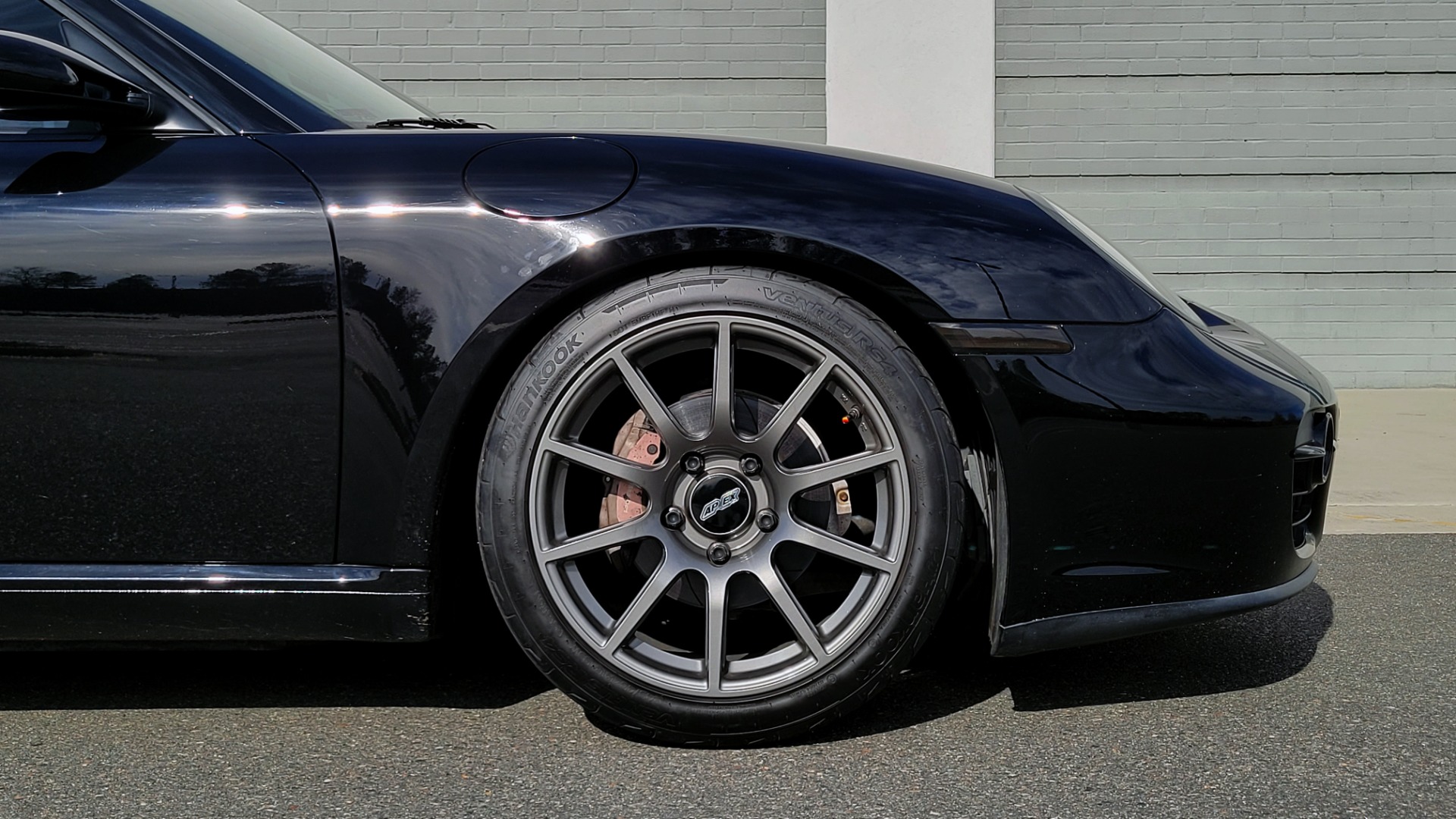 Used 2007 Porsche CAYMAN COUPE 2.7L / 5-SPD MANUAL / HTD STS / AIR COND / JL AUDIO / BORLA EXH for sale Sold at Formula Imports in Charlotte NC 28227 92