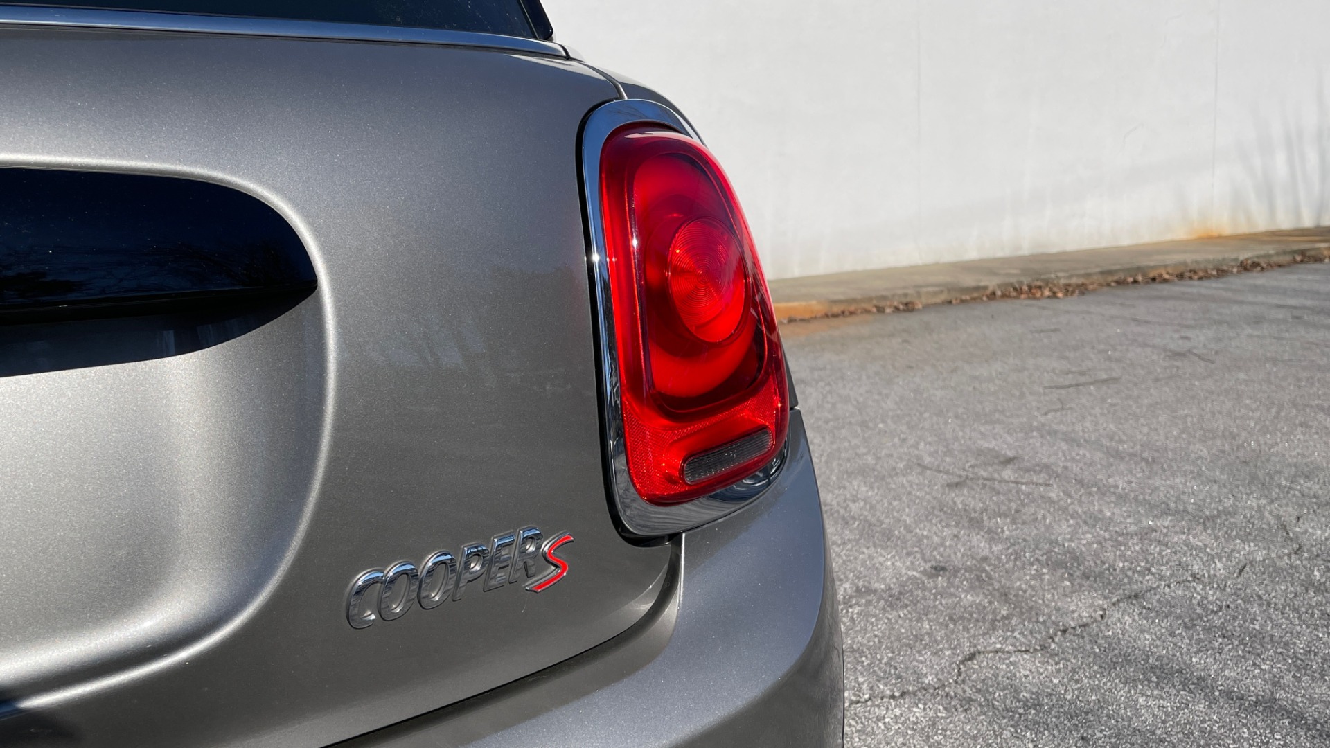Used 2019 MINI Hardtop 2 Door Cooper S for sale Sold at Formula Imports in Charlotte NC 28227 19