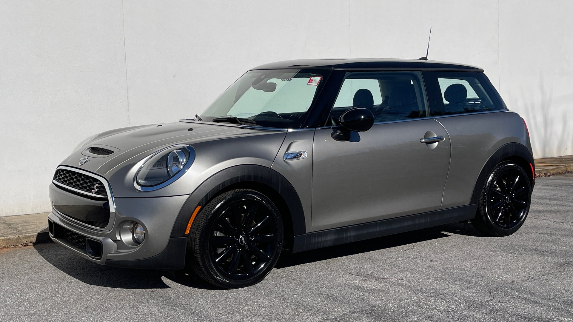 Used 2019 MINI Hardtop 2 Door Cooper S for sale Sold at Formula Imports in Charlotte NC 28227 3