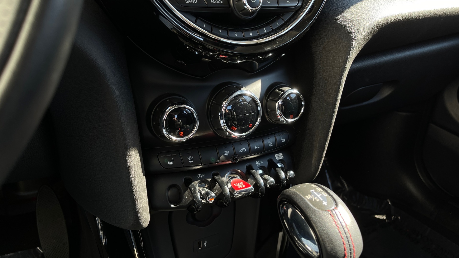 Used 2019 MINI Hardtop 2 Door Cooper S for sale Sold at Formula Imports in Charlotte NC 28227 37