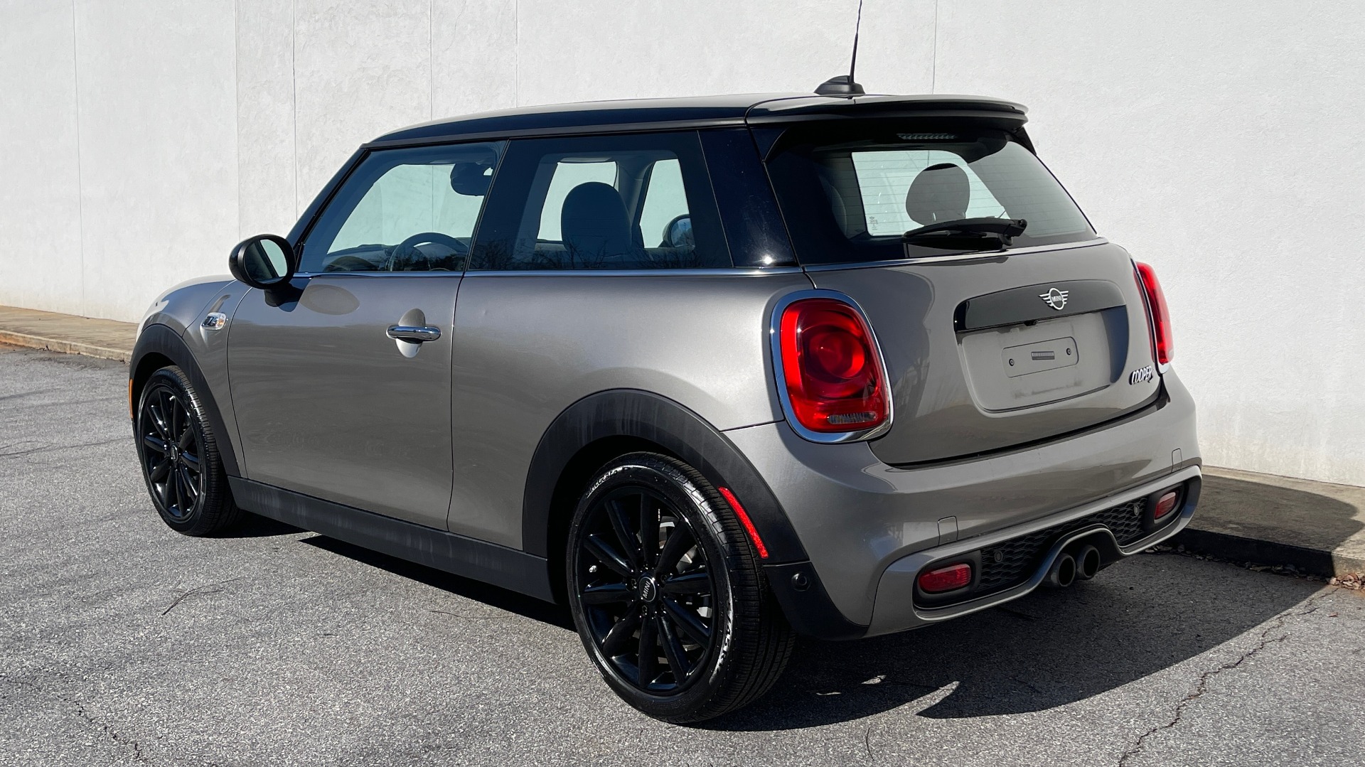 Used 2019 MINI Hardtop 2 Door Cooper S for sale Sold at Formula Imports in Charlotte NC 28227 5