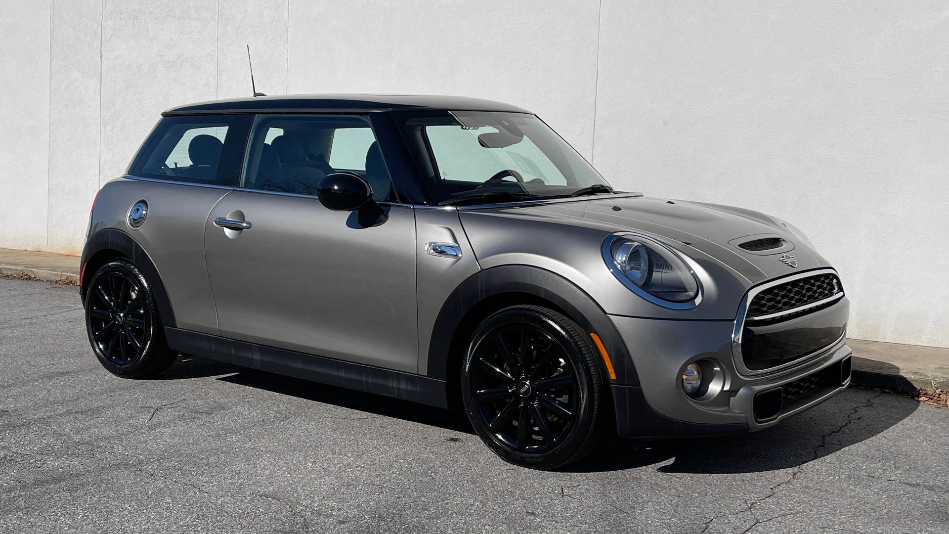 Used 2019 MINI Hardtop 2 Door Cooper S for sale Sold at Formula Imports in Charlotte NC 28227 6