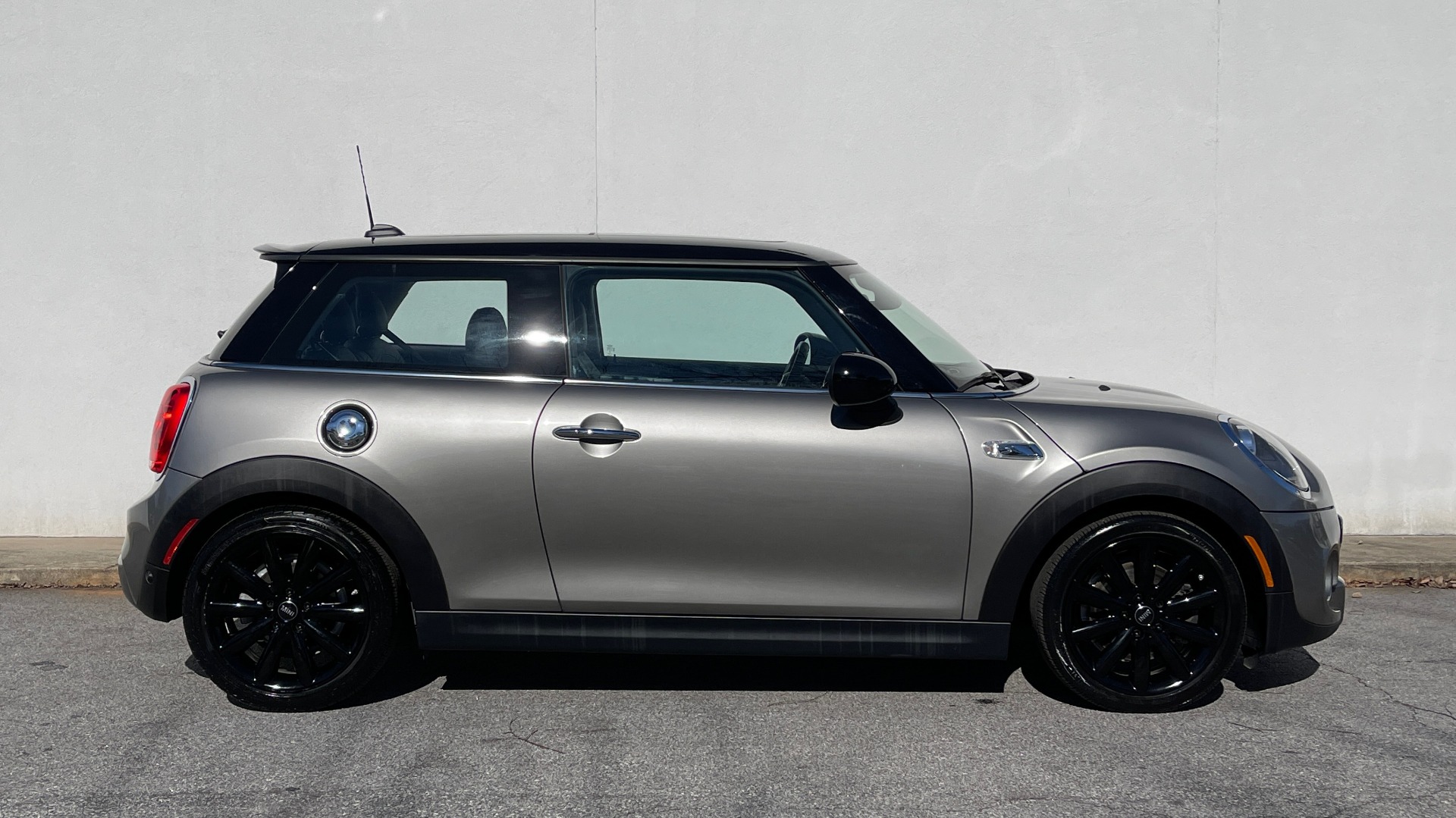 Used 2019 MINI Hardtop 2 Door Cooper S for sale Sold at Formula Imports in Charlotte NC 28227 8