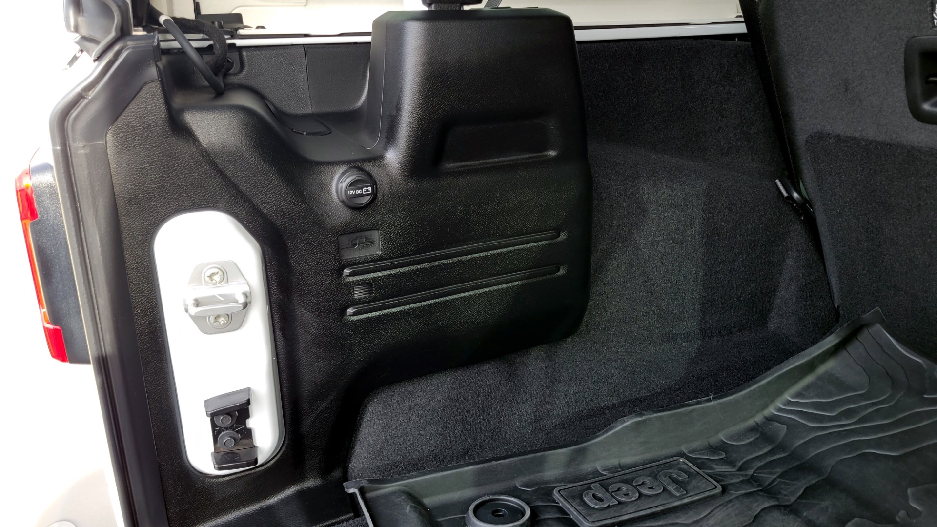 Used 2021 Jeep WRANGLER UNLIMITED RUBICON 4X4 / 2.0L TURBO / AUTO / LIFTED / CLD WTHR for sale $61,995 at Formula Imports in Charlotte NC 28227 33