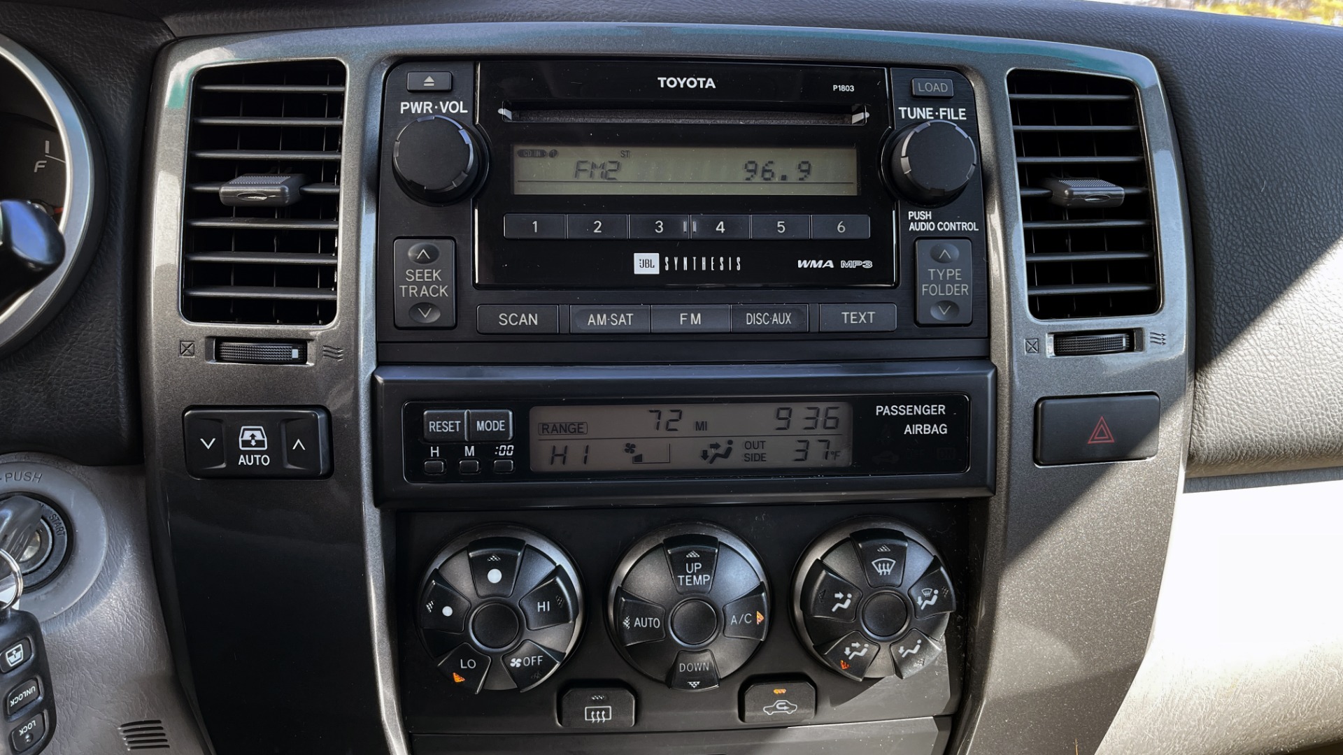 Used 2007 Toyota 4RUNNER SR5 SPORT EDITION / 4.0L V6 / 5-SPD AUTO / JBL AUDIO / HOMELINK for sale Sold at Formula Imports in Charlotte NC 28227 33