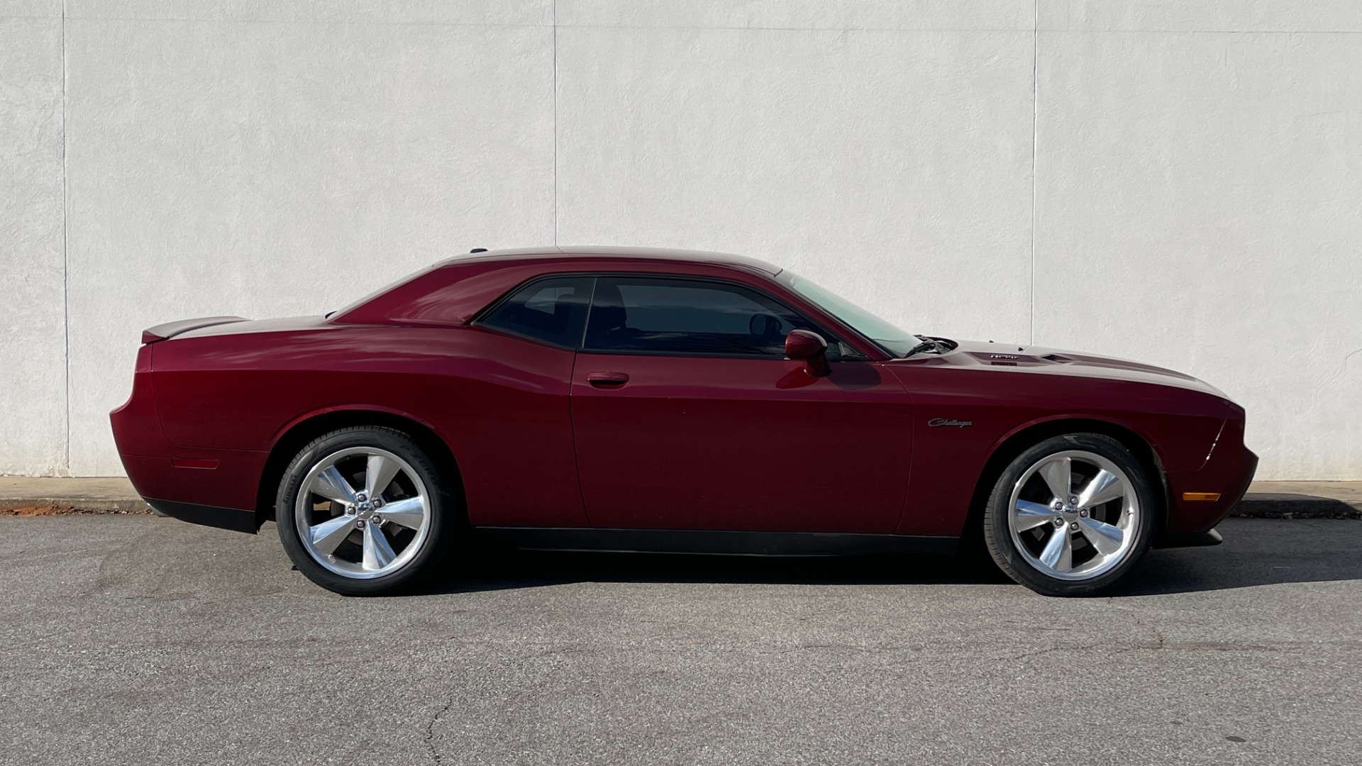 Used 2014 Dodge CHALLENGER R/T CLASSIC 5.7L HEMI / MANUAL / BOSTON ACOUSTIC / PARK ASST for sale Sold at Formula Imports in Charlotte NC 28227 6