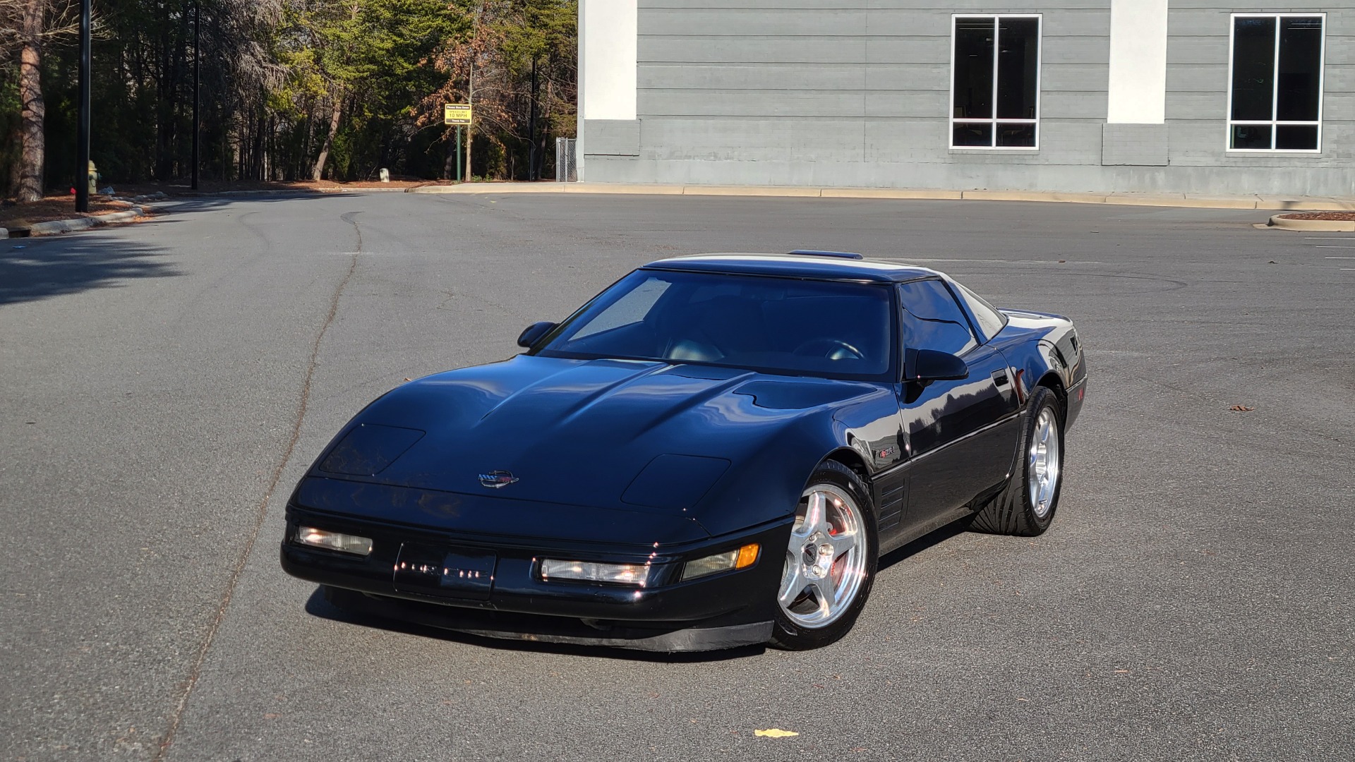 Used 1994 Chevrolet CORVETTE ZR1 COUPE (405HP+) / 6-SPEED MANUAL / 2-TOPS / LOW MILES for sale $49,995 at Formula Imports in Charlotte NC 28227 3