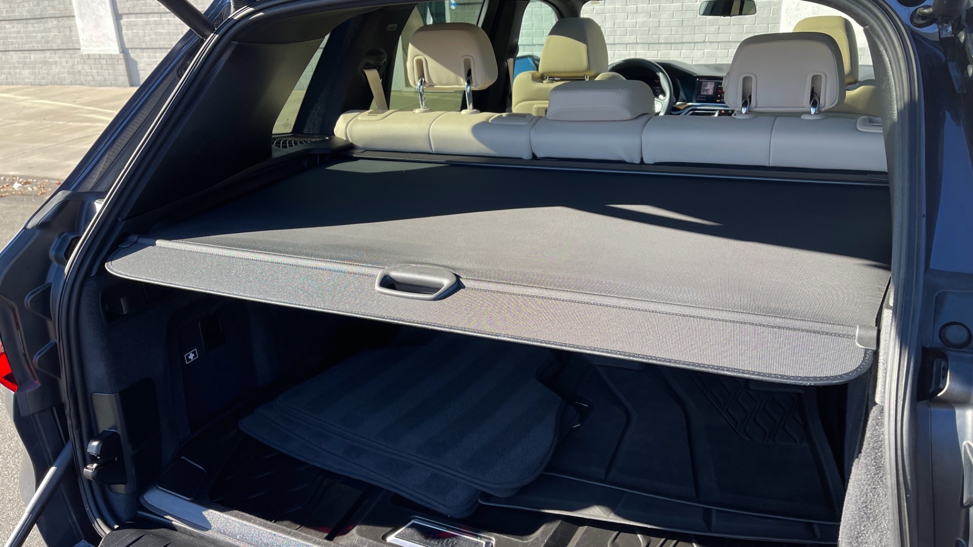 Used 2019 BMW X5 XDRIVE40I PREM 2 PKG / CONV PKG / HUD / WIFI / SUNROOF / REARVIEW for sale Sold at Formula Imports in Charlotte NC 28227 18