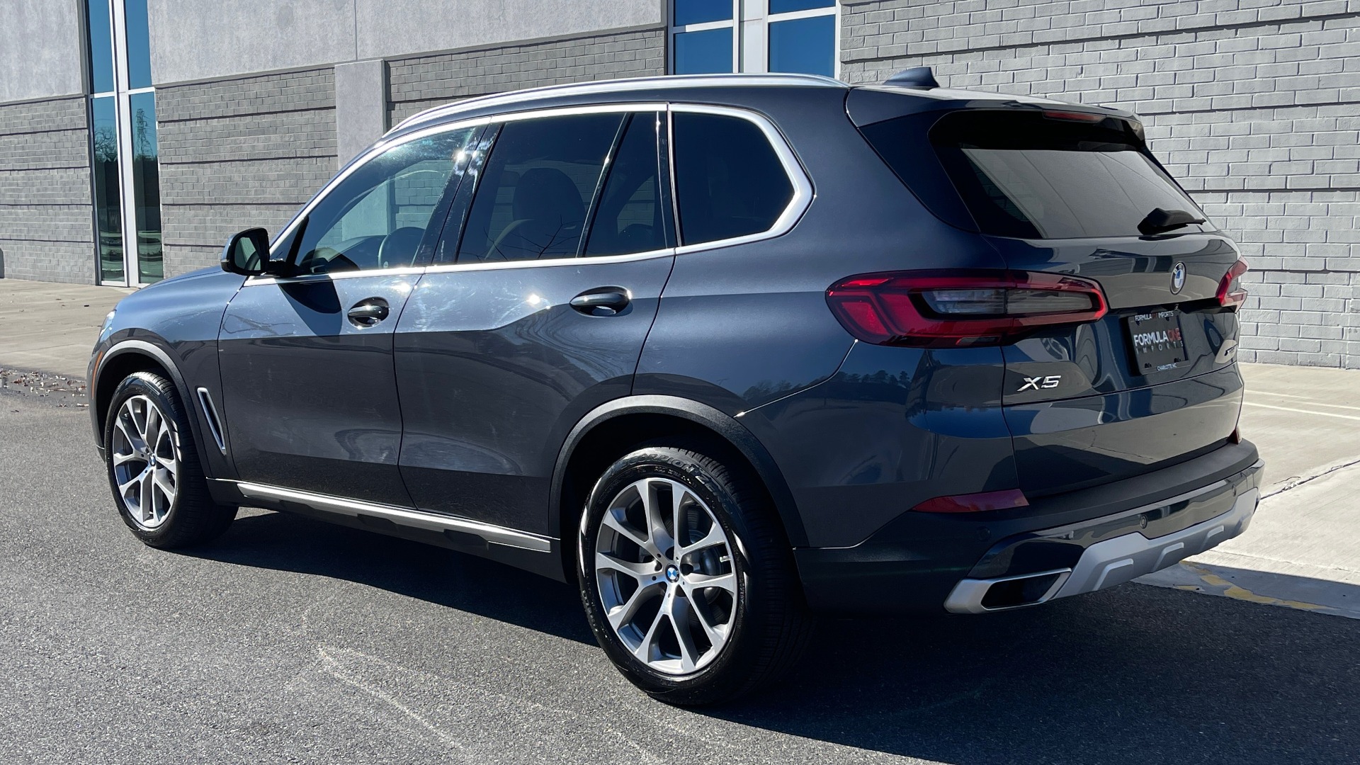 Used 2019 BMW X5 XDRIVE40I PREM 2 PKG / CONV PKG / HUD / WIFI / SUNROOF / REARVIEW for sale Sold at Formula Imports in Charlotte NC 28227 4