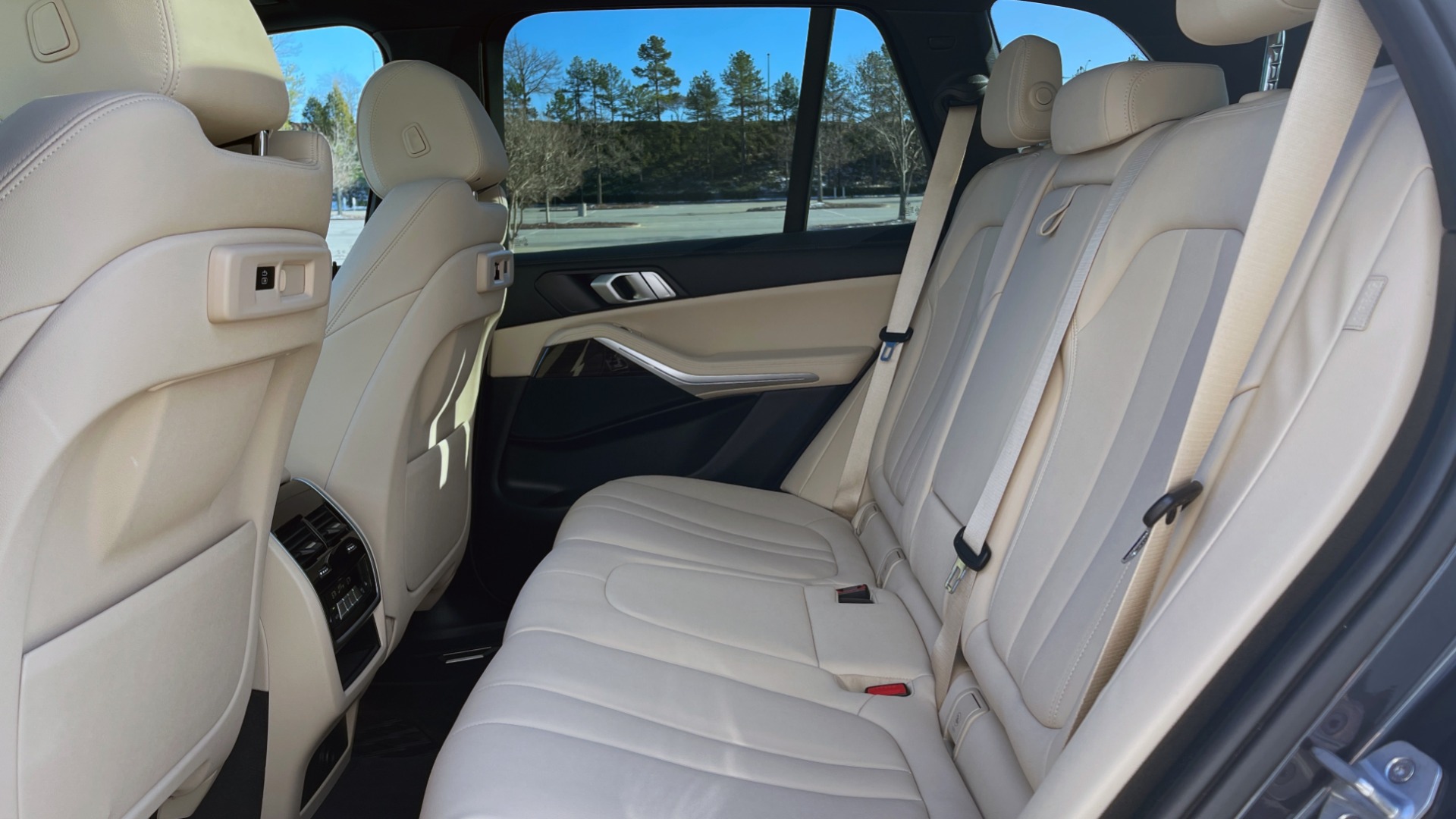 Used 2019 BMW X5 XDRIVE40I PREM 2 PKG / CONV PKG / HUD / WIFI / SUNROOF / REARVIEW for sale Sold at Formula Imports in Charlotte NC 28227 46