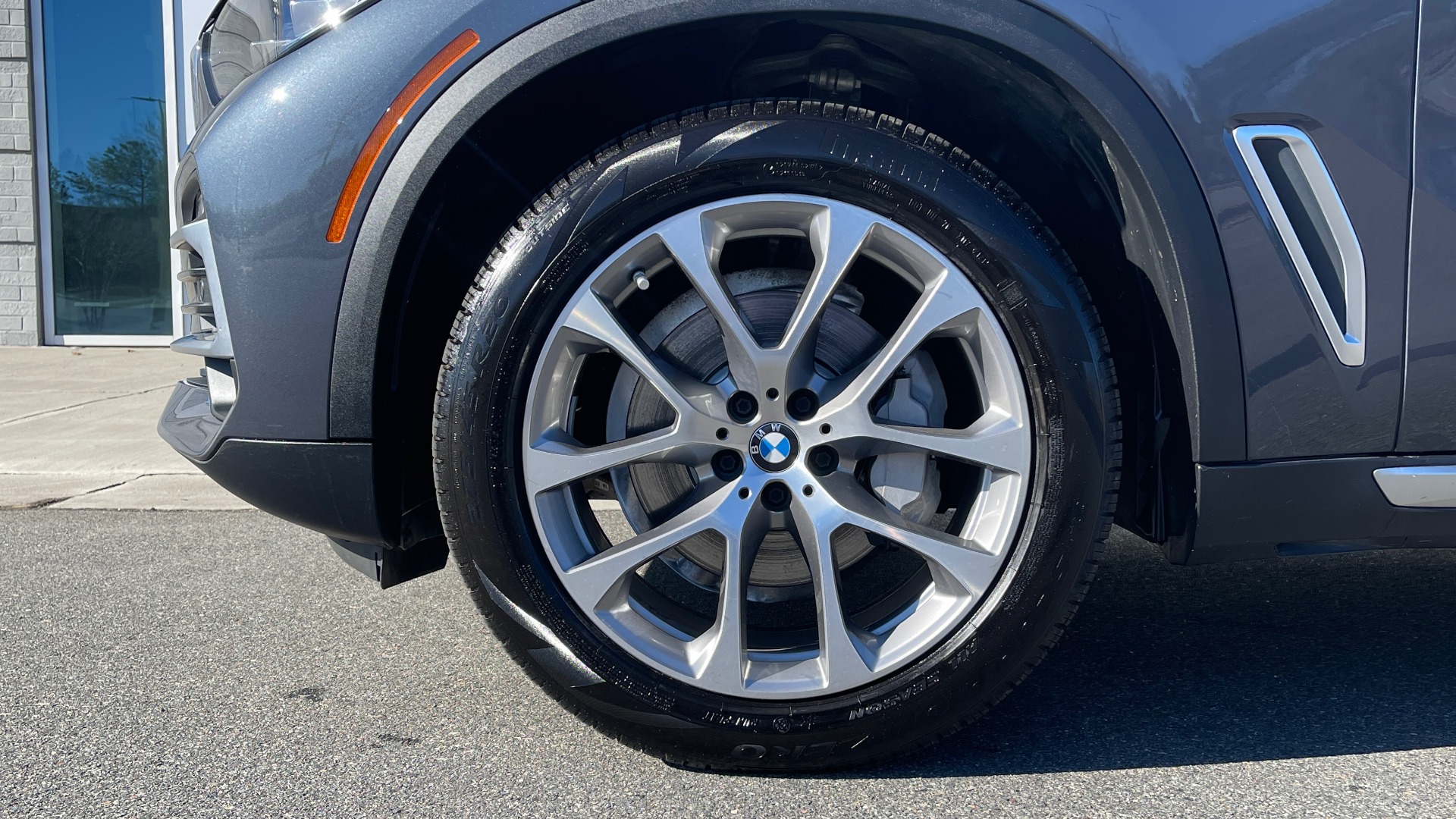 Used 2019 BMW X5 XDRIVE40I PREM 2 PKG / CONV PKG / HUD / WIFI / SUNROOF / REARVIEW for sale Sold at Formula Imports in Charlotte NC 28227 62