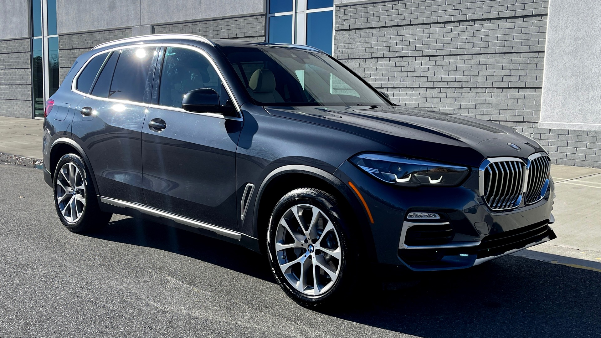 Used 2019 BMW X5 XDRIVE40I PREM 2 PKG / CONV PKG / HUD / WIFI / SUNROOF / REARVIEW for sale Sold at Formula Imports in Charlotte NC 28227 7