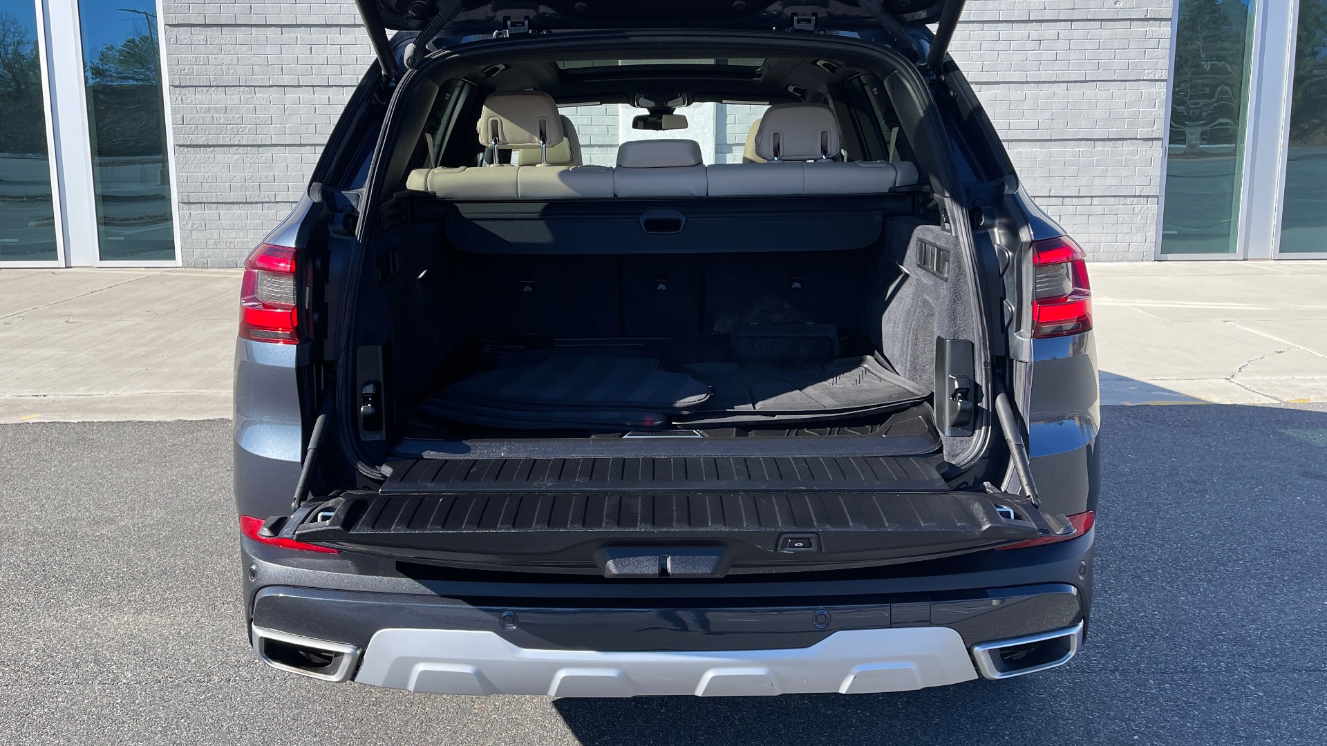 Used 2019 BMW X5 XDRIVE40I PREM 2 PKG / CONV PKG / HUD / WIFI / SUNROOF / REARVIEW for sale Sold at Formula Imports in Charlotte NC 28227 9