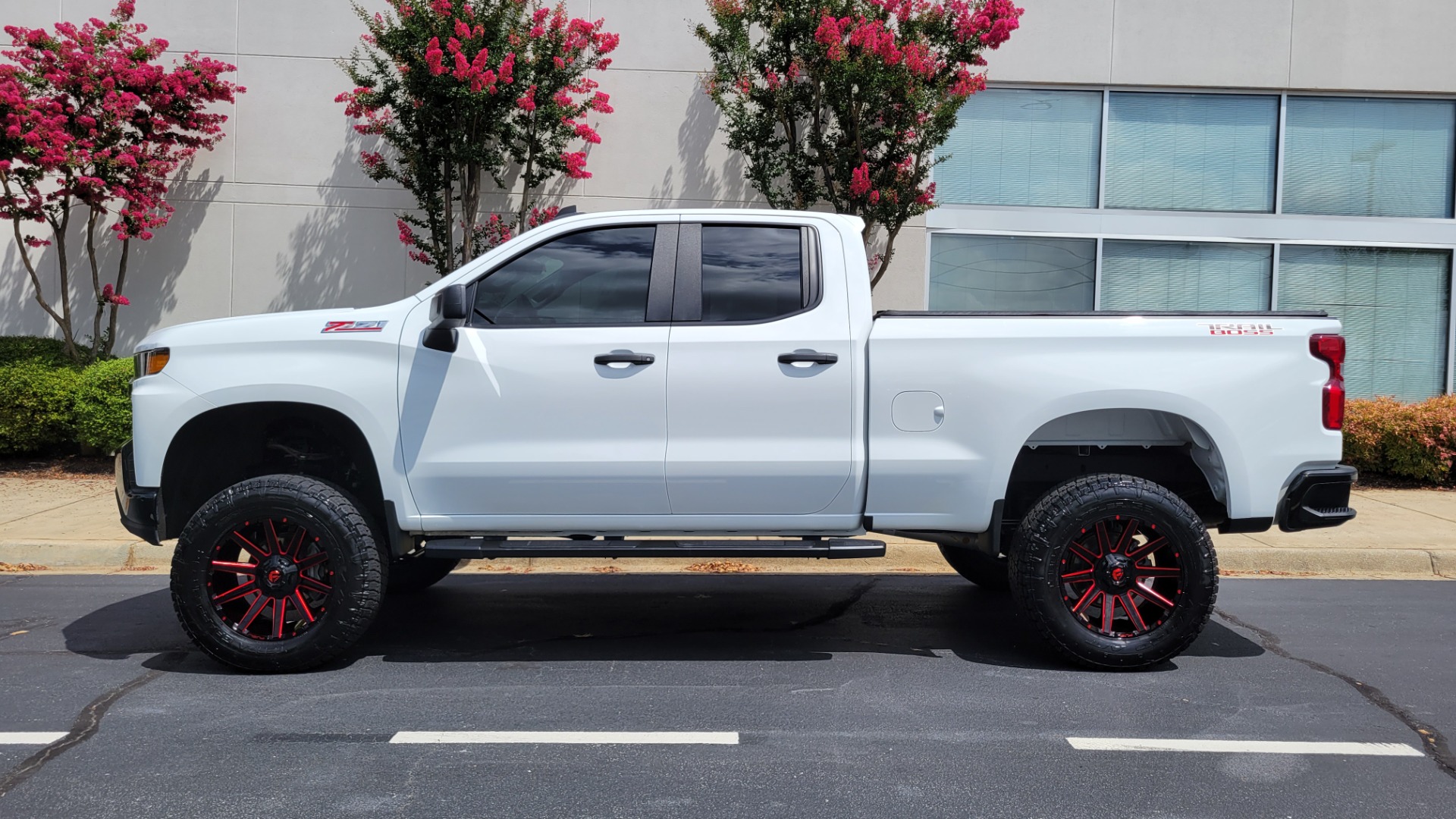 Used 2020 Chevrolet SILVERADO 1500 CUSTOM TRAIL BOSS 4X4 5.3L / REMOTE START / WIFI / REARVIEW for sale Sold at Formula Imports in Charlotte NC 28227 3