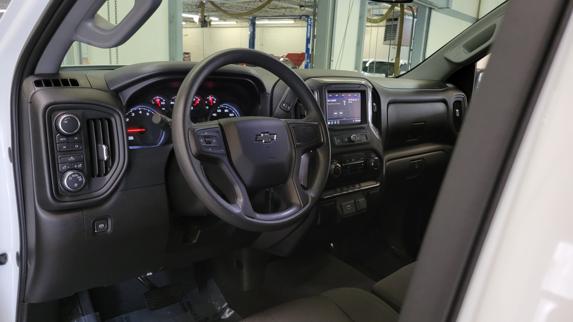 Used 2020 Chevrolet SILVERADO 1500 CUSTOM TRAIL BOSS 4X4 5.3L / REMOTE START / WIFI / REARVIEW for sale Sold at Formula Imports in Charlotte NC 28227 40