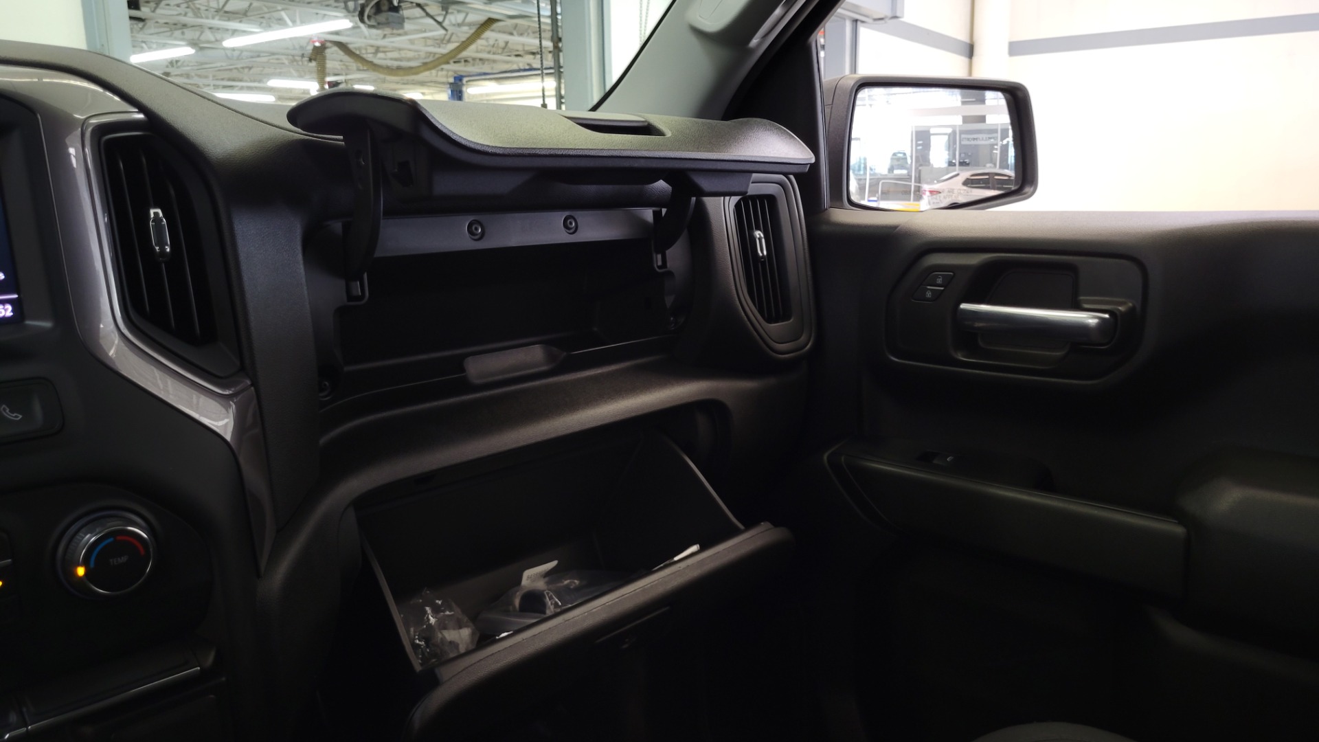 Used 2020 Chevrolet SILVERADO 1500 CUSTOM TRAIL BOSS 4X4 5.3L / REMOTE START / WIFI / REARVIEW for sale Sold at Formula Imports in Charlotte NC 28227 53