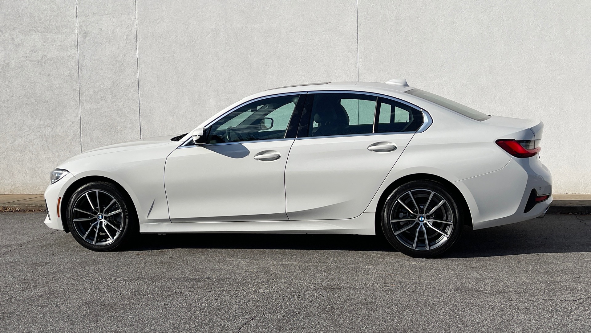 Used 2020 BMW 3 SERIES 330I 2.0L SEDAN / CONV PKG / ACT DRV ASST / BLIND SPOT / SUNROOF for sale Sold at Formula Imports in Charlotte NC 28227 3