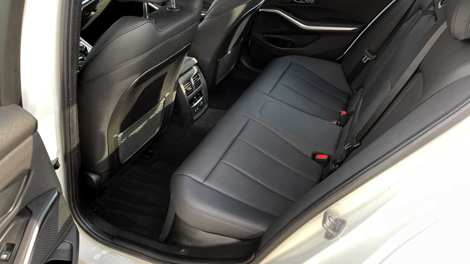 Used 2020 BMW 3 SERIES 330I 2.0L SEDAN / CONV PKG / ACT DRV ASST / BLIND SPOT / SUNROOF for sale Sold at Formula Imports in Charlotte NC 28227 43