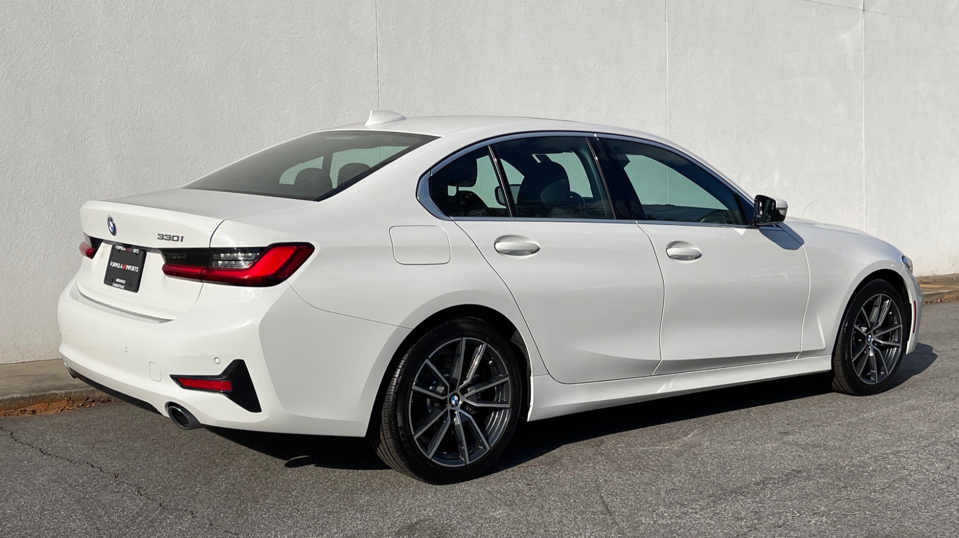 Used 2020 BMW 3 SERIES 330I 2.0L SEDAN / CONV PKG / ACT DRV ASST / BLIND SPOT / SUNROOF for sale Sold at Formula Imports in Charlotte NC 28227 5