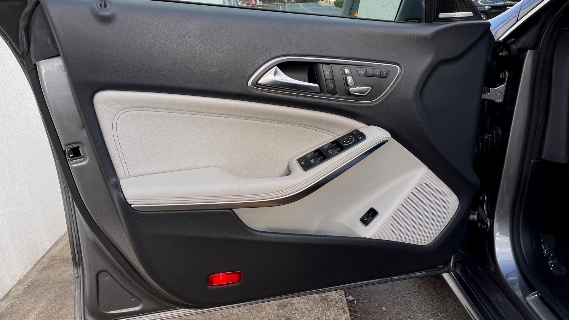 Used 2019 Mercedes-Benz CLA 250 PREMIUM / CONV / SMARTPHONE / PANO-ROOF / COMFORT SUSP for sale Sold at Formula Imports in Charlotte NC 28227 22
