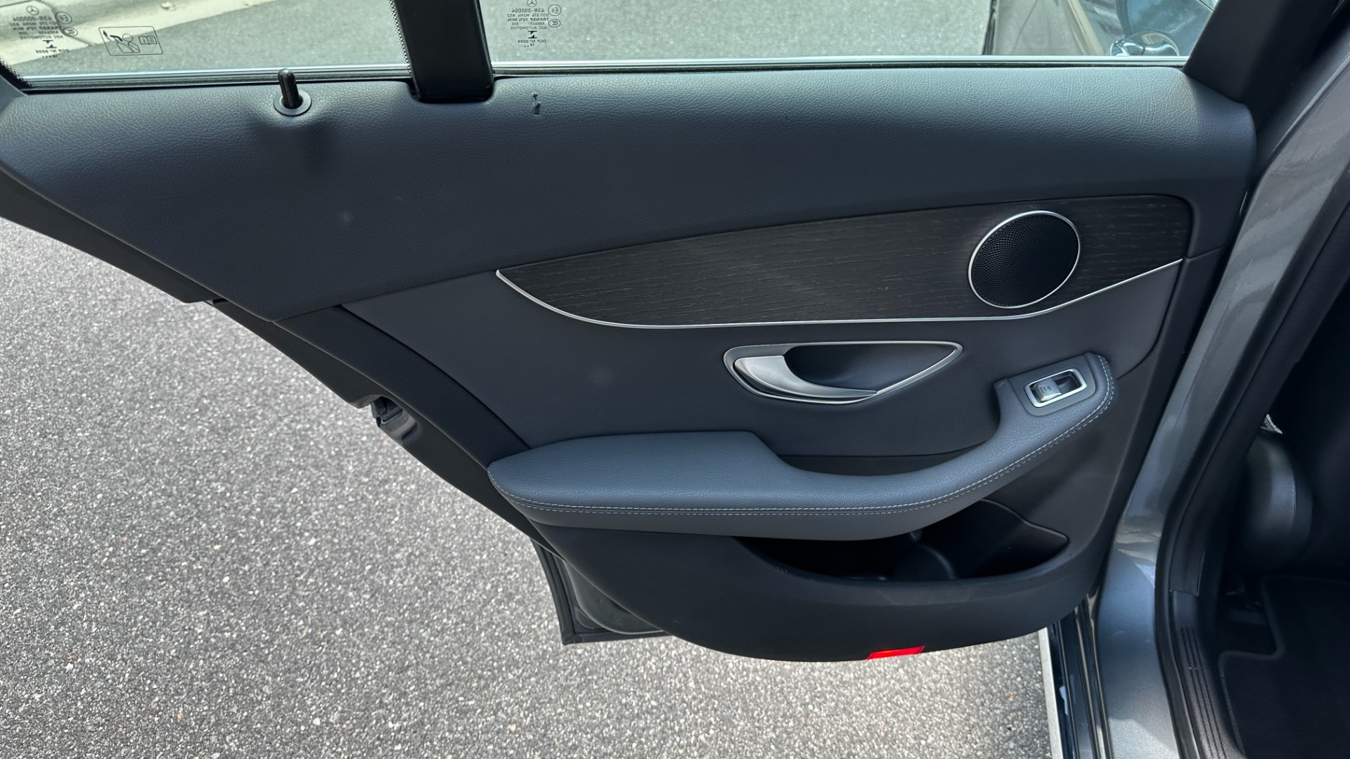 Used 2019 Mercedes-Benz C-Class C300 / PREMIUM / AMBIENT LIGHTS / BLIND SPOT / 10.25IN DISPLAY for sale $27,595 at Formula Imports in Charlotte NC 28227 20