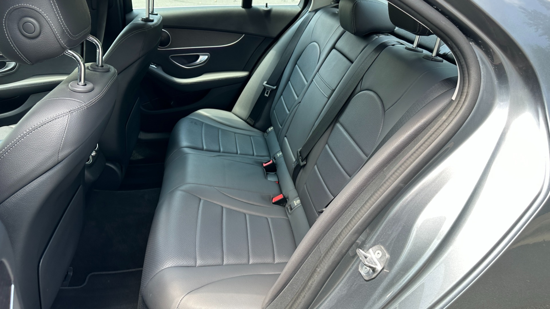 Used 2019 Mercedes-Benz C-Class C300 / PREMIUM / AMBIENT LIGHTS / BLIND SPOT / 10.25IN DISPLAY for sale Sold at Formula Imports in Charlotte NC 28227 21