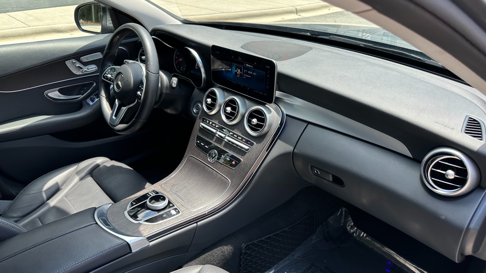 Used 2019 Mercedes-Benz C-Class C300 / PREMIUM / AMBIENT LIGHTS / BLIND SPOT / 10.25IN DISPLAY for sale $27,595 at Formula Imports in Charlotte NC 28227 24