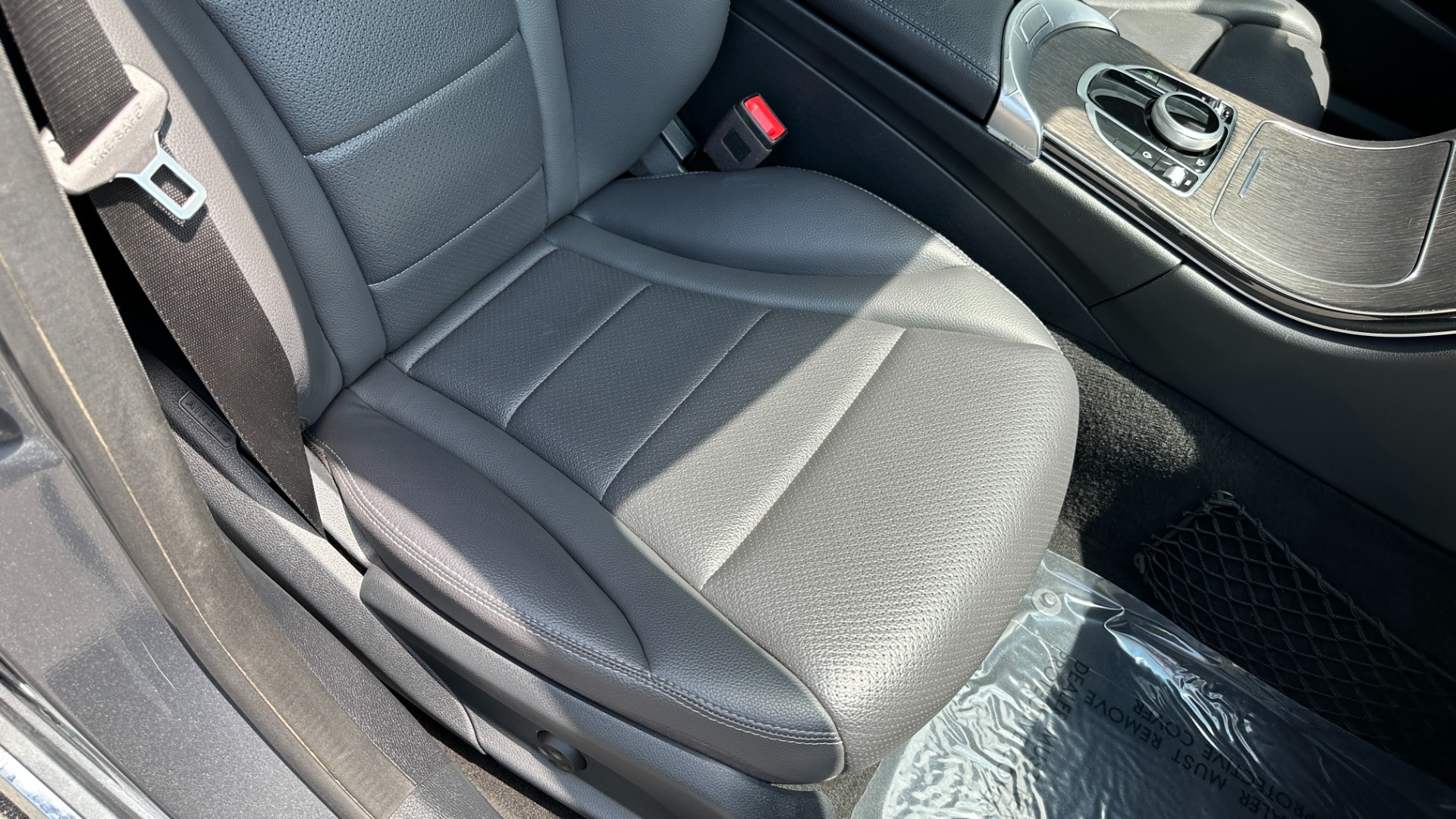 Used 2019 Mercedes-Benz C-Class C300 / PREMIUM / AMBIENT LIGHTS / BLIND SPOT / 10.25IN DISPLAY for sale $27,595 at Formula Imports in Charlotte NC 28227 27