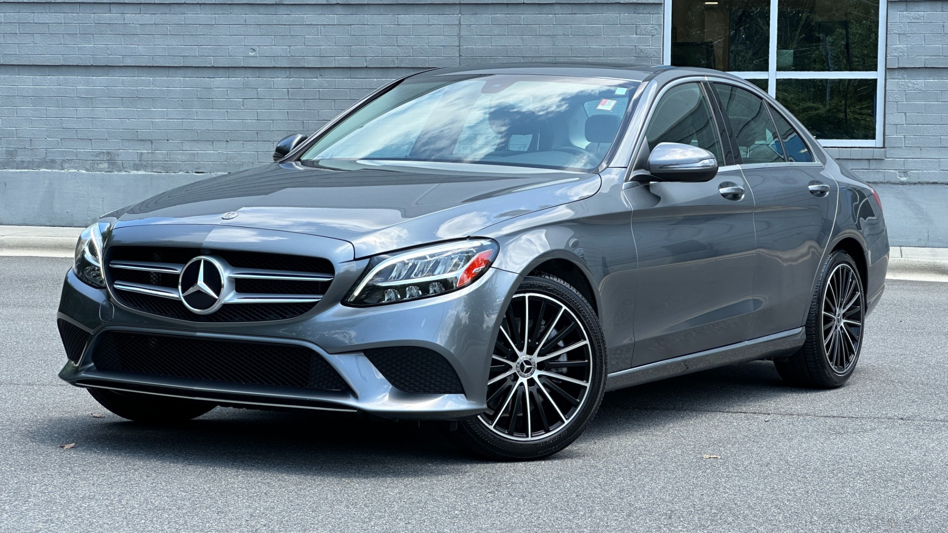 Used 2019 Mercedes-Benz C-Class C300 / PREMIUM / AMBIENT LIGHTS / BLIND SPOT / 10.25IN DISPLAY for sale $27,595 at Formula Imports in Charlotte NC 28227 28