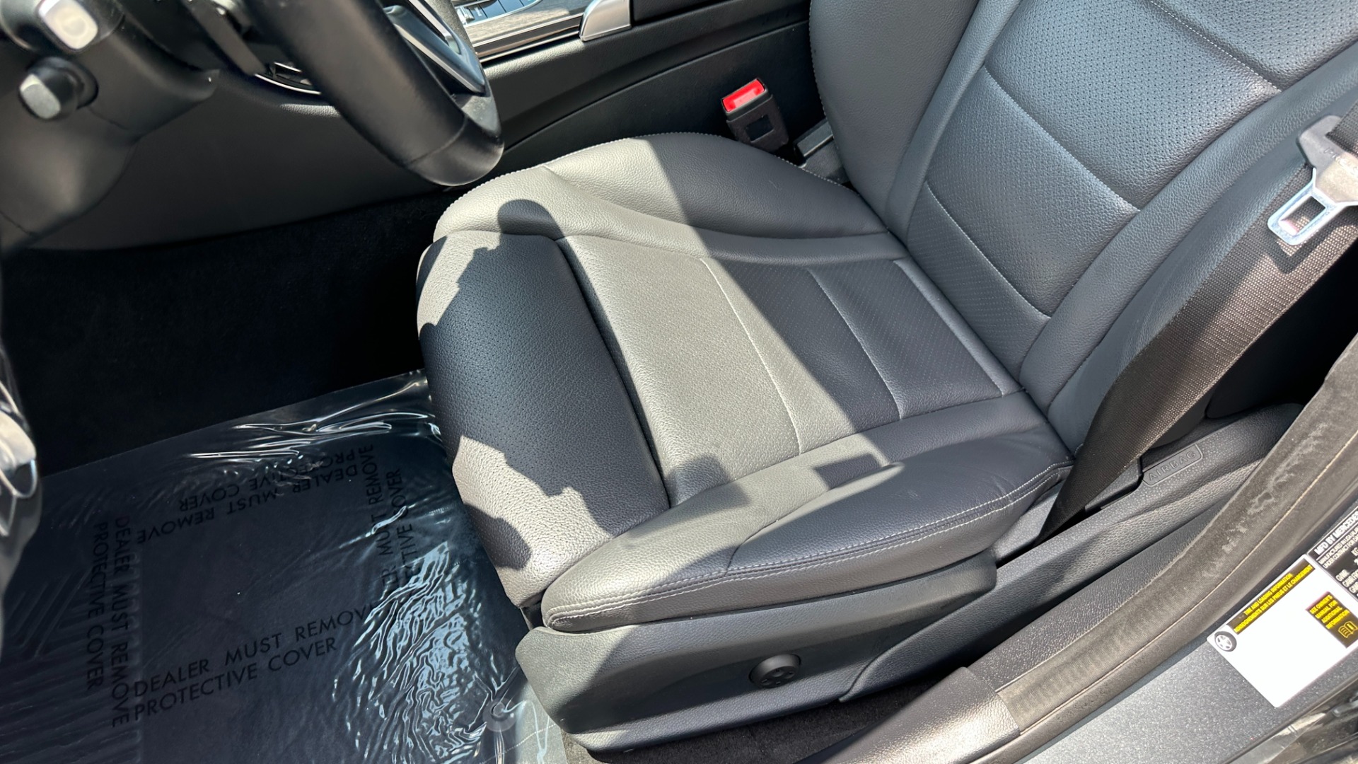 Used 2019 Mercedes-Benz C-Class C300 / PREMIUM / AMBIENT LIGHTS / BLIND SPOT / 10.25IN DISPLAY for sale $27,595 at Formula Imports in Charlotte NC 28227 31