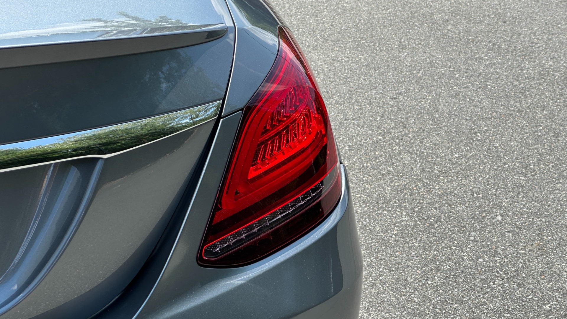Used 2019 Mercedes-Benz C-Class C300 / PREMIUM / AMBIENT LIGHTS / BLIND SPOT / 10.25IN DISPLAY for sale $27,595 at Formula Imports in Charlotte NC 28227 42