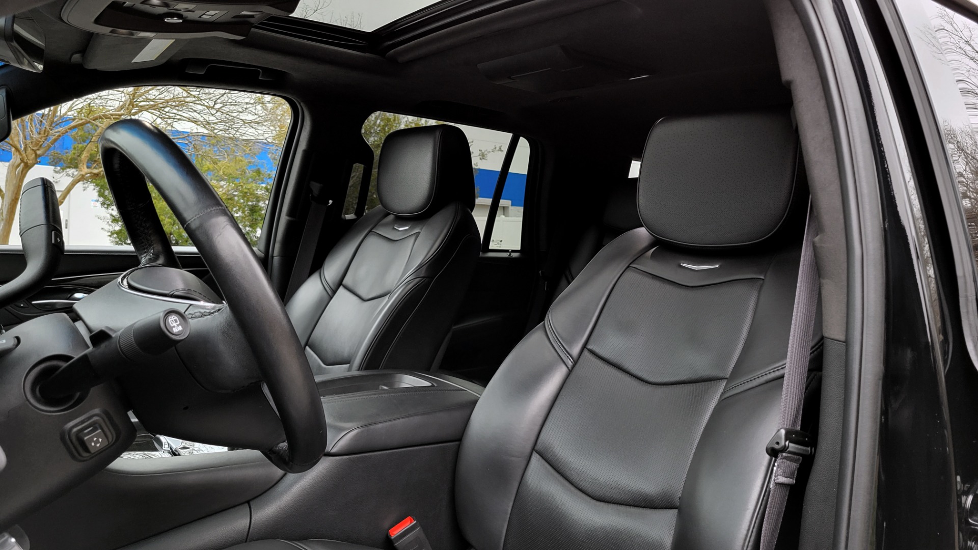 Used 2017 Cadillac ESCALADE PLATINUM 4WD / 6.2L / 8-SPD AUTO / NAV / SUNROOF / DVD / 3-ROW for sale Sold at Formula Imports in Charlotte NC 28227 19