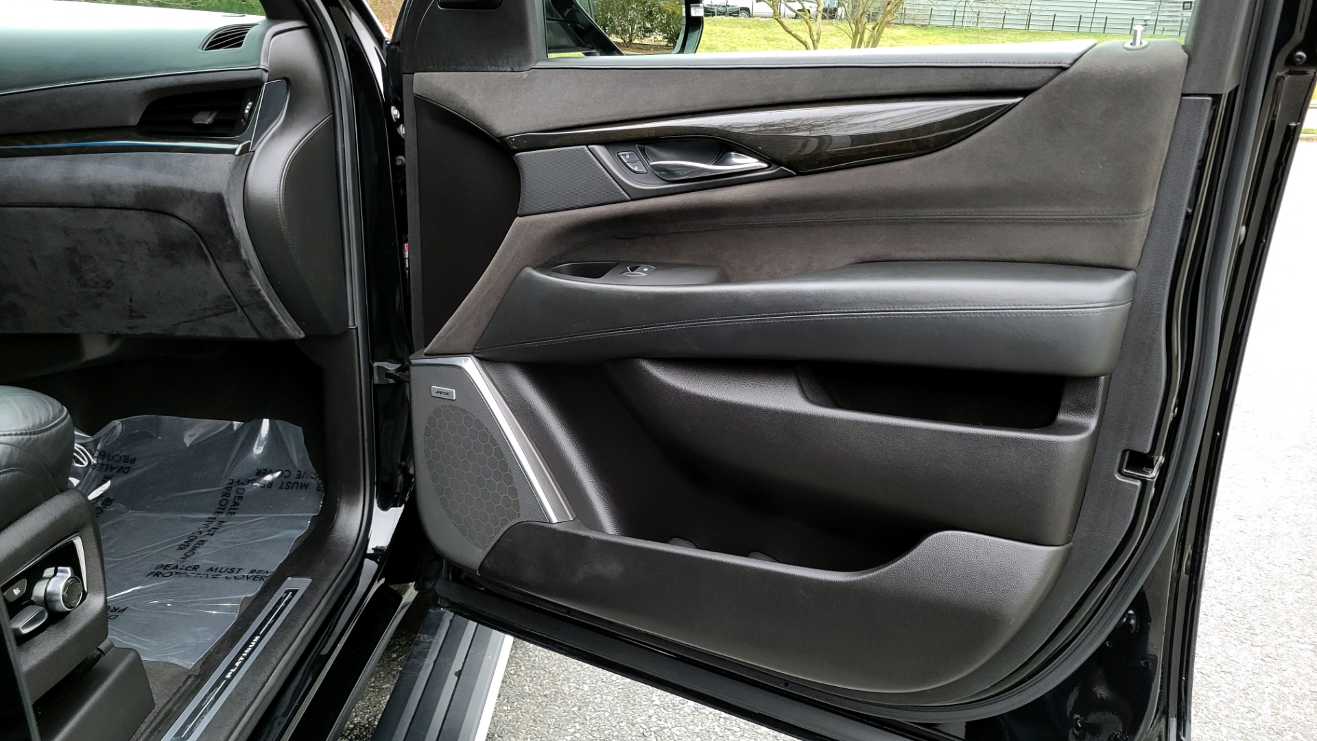 Used 2017 Cadillac ESCALADE PLATINUM 4WD / 6.2L / 8-SPD AUTO / NAV / SUNROOF / DVD / 3-ROW for sale Sold at Formula Imports in Charlotte NC 28227 59