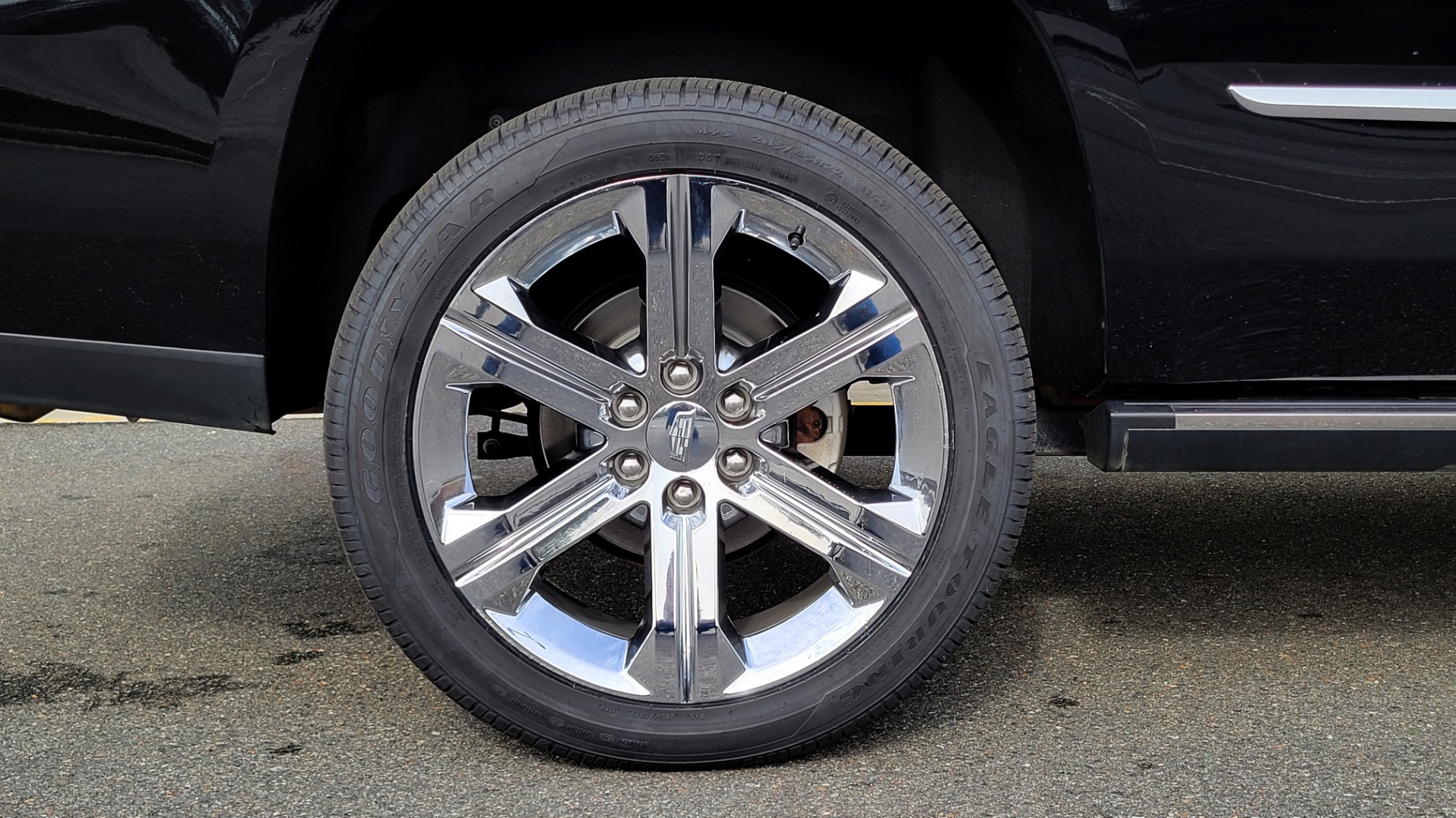 Used 2017 Cadillac ESCALADE PLATINUM 4WD / 6.2L / 8-SPD AUTO / NAV / SUNROOF / DVD / 3-ROW for sale Sold at Formula Imports in Charlotte NC 28227 75