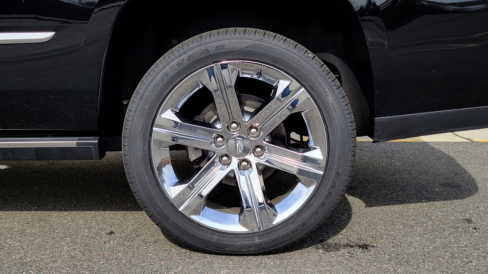 Used 2017 Cadillac ESCALADE PLATINUM 4WD / 6.2L / 8-SPD AUTO / NAV / SUNROOF / DVD / 3-ROW for sale Sold at Formula Imports in Charlotte NC 28227 76
