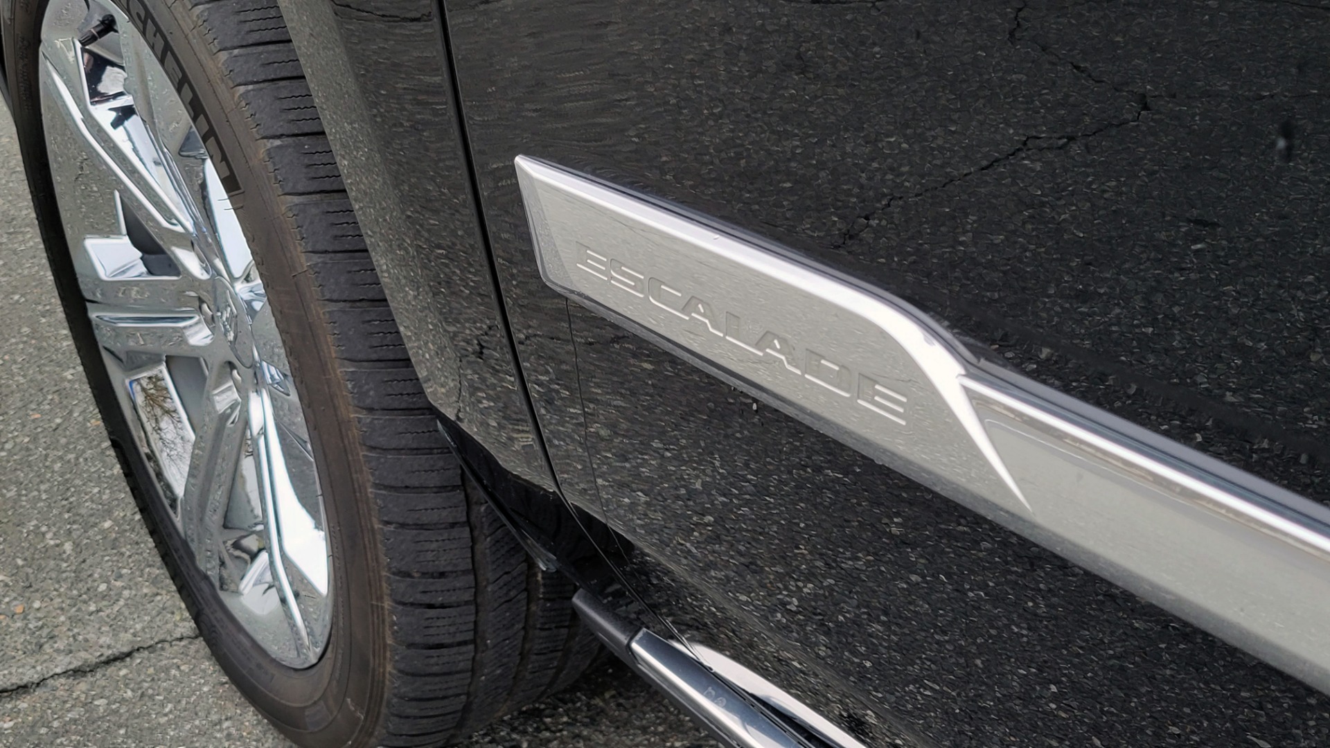 Used 2017 Cadillac ESCALADE PLATINUM 4WD / 6.2L / 8-SPD AUTO / NAV / SUNROOF / DVD / 3-ROW for sale Sold at Formula Imports in Charlotte NC 28227 8