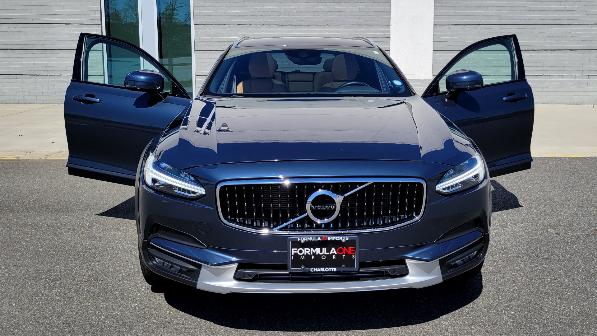 Used 2020 Volvo V90 CROSS COUNTRY T6 2.0L WAGON / AWD / HTD STS / PROTECTION PKG / REARVIEW for sale $51,000 at Formula Imports in Charlotte NC 28227 20