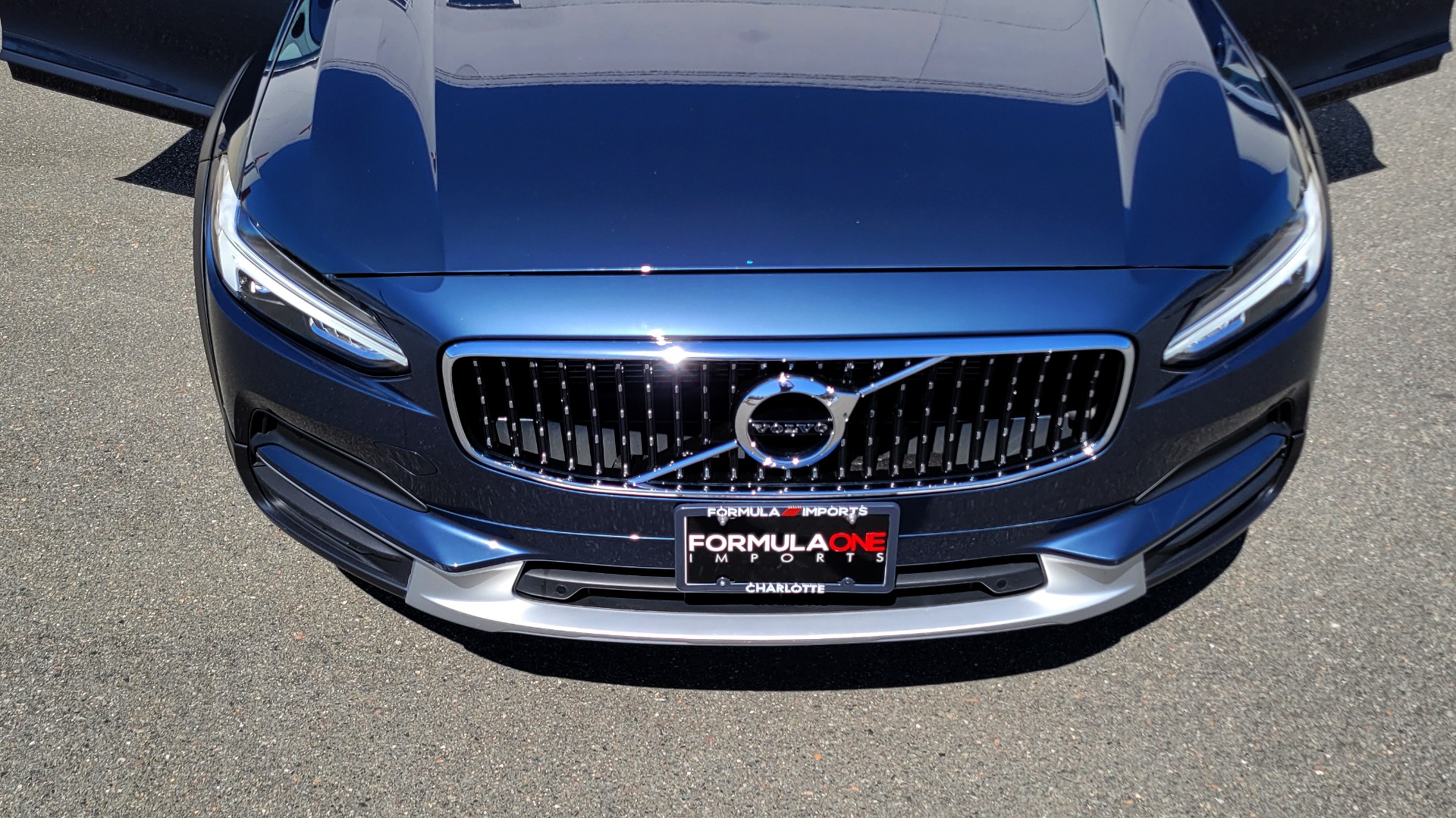 Used 2020 Volvo V90 CROSS COUNTRY T6 2.0L WAGON / AWD / HTD STS / PROTECTION PKG / REARVIEW for sale $55,000 at Formula Imports in Charlotte NC 28227 23