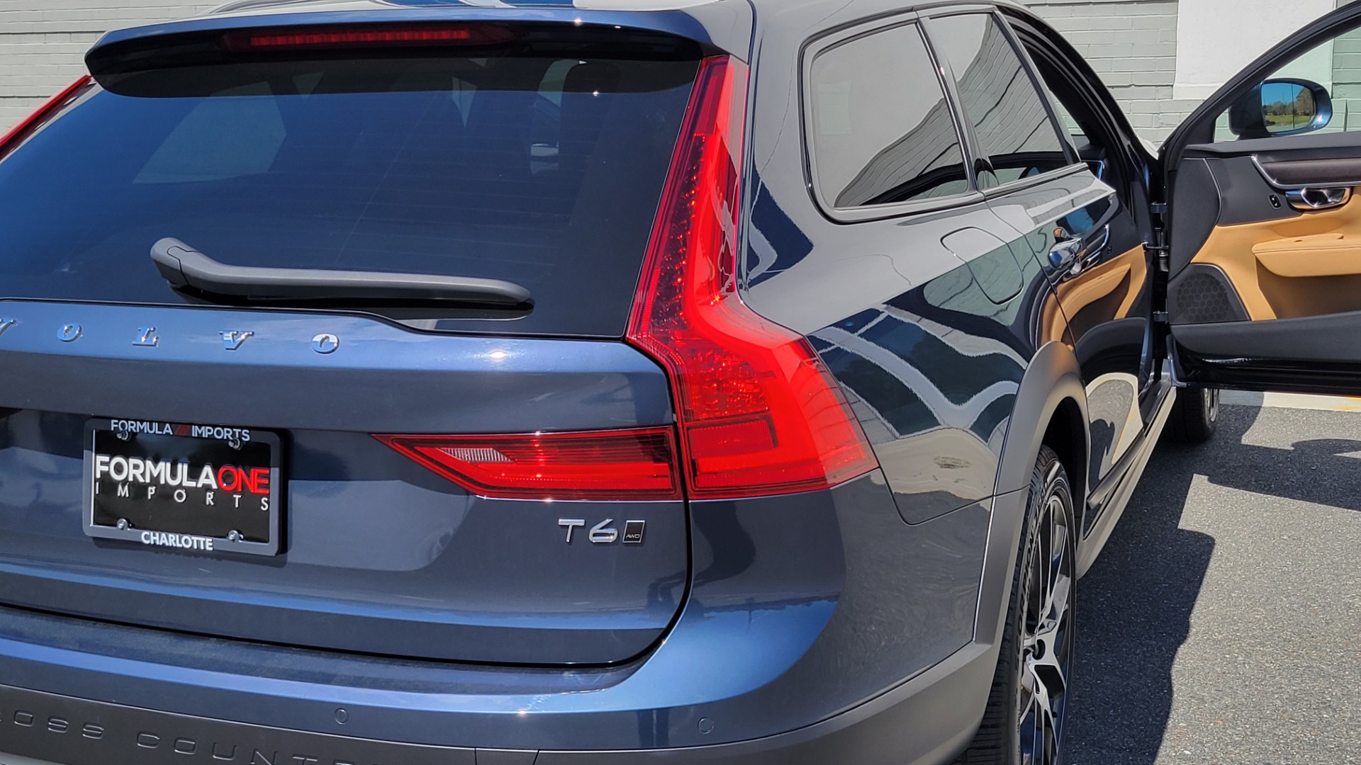 Used 2020 Volvo V90 CROSS COUNTRY T6 2.0L WAGON / AWD / HTD STS / PROTECTION PKG / REARVIEW for sale $55,000 at Formula Imports in Charlotte NC 28227 28