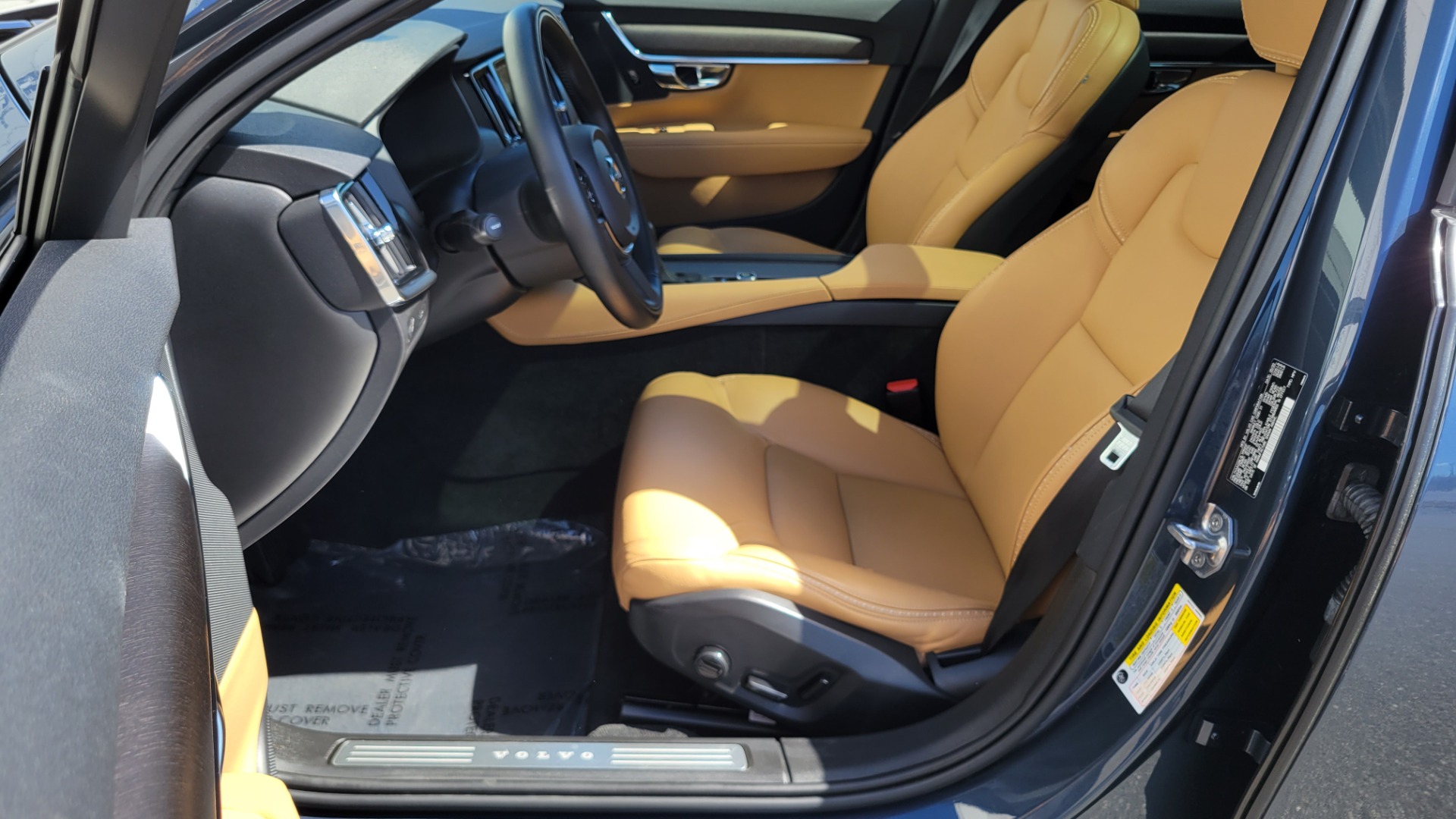 Used 2020 Volvo V90 CROSS COUNTRY T6 2.0L WAGON / AWD / HTD STS / PROTECTION PKG / REARVIEW for sale $55,000 at Formula Imports in Charlotte NC 28227 32