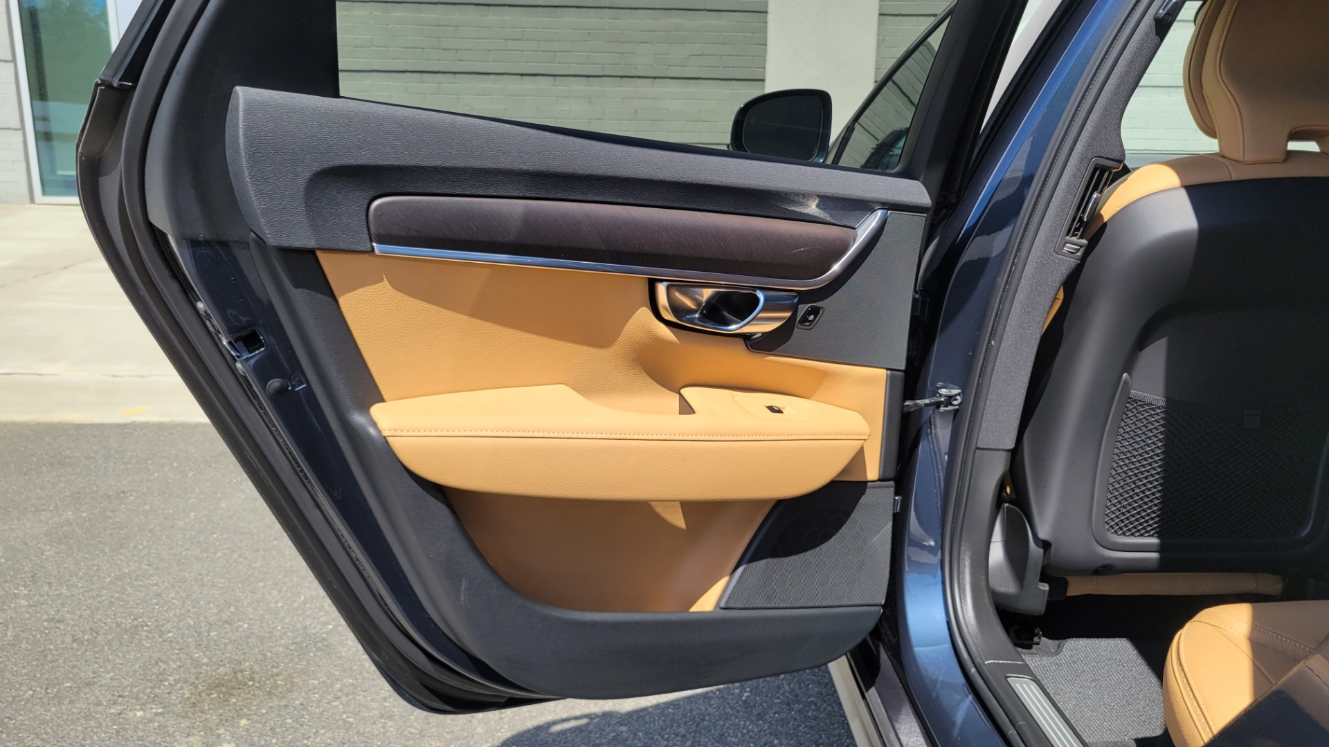 Used 2020 Volvo V90 CROSS COUNTRY T6 2.0L WAGON / AWD / HTD STS / PROTECTION PKG / REARVIEW for sale $55,000 at Formula Imports in Charlotte NC 28227 56