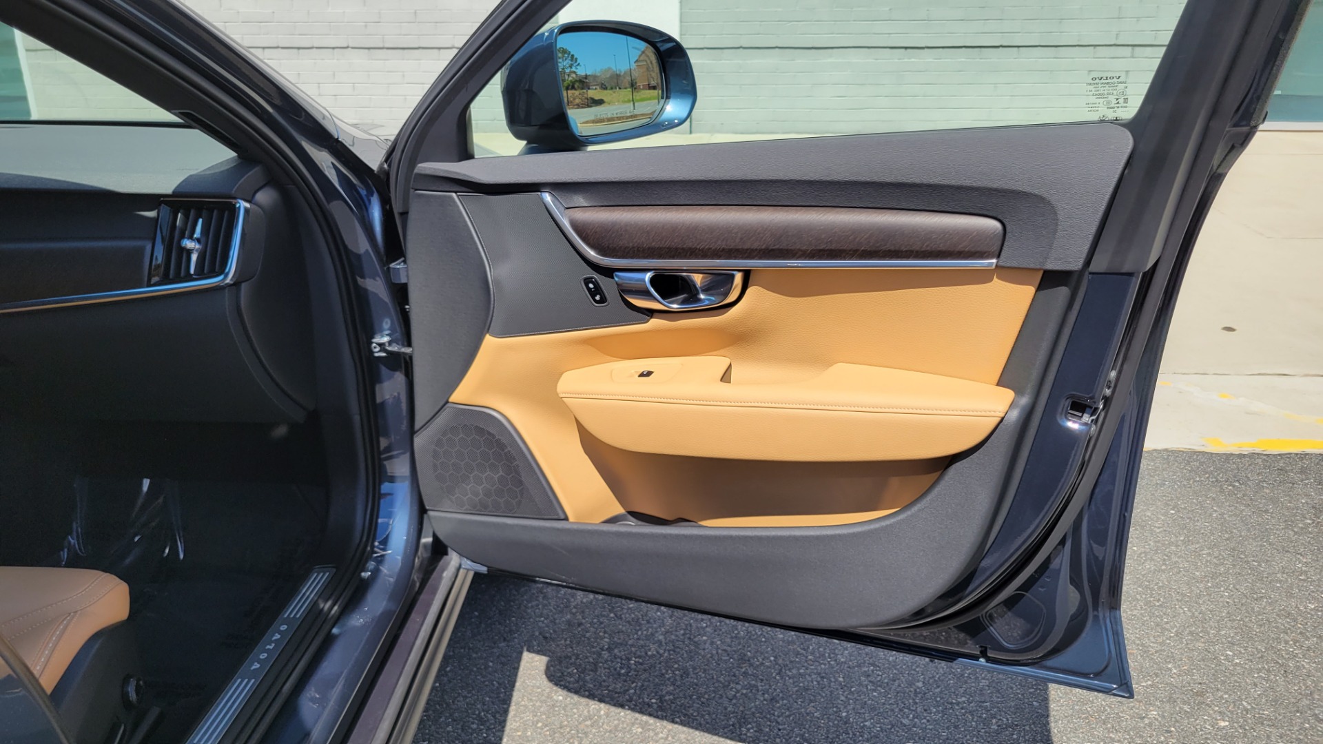Used 2020 Volvo V90 CROSS COUNTRY T6 2.0L WAGON / AWD / HTD STS / PROTECTION PKG / REARVIEW for sale $55,000 at Formula Imports in Charlotte NC 28227 61