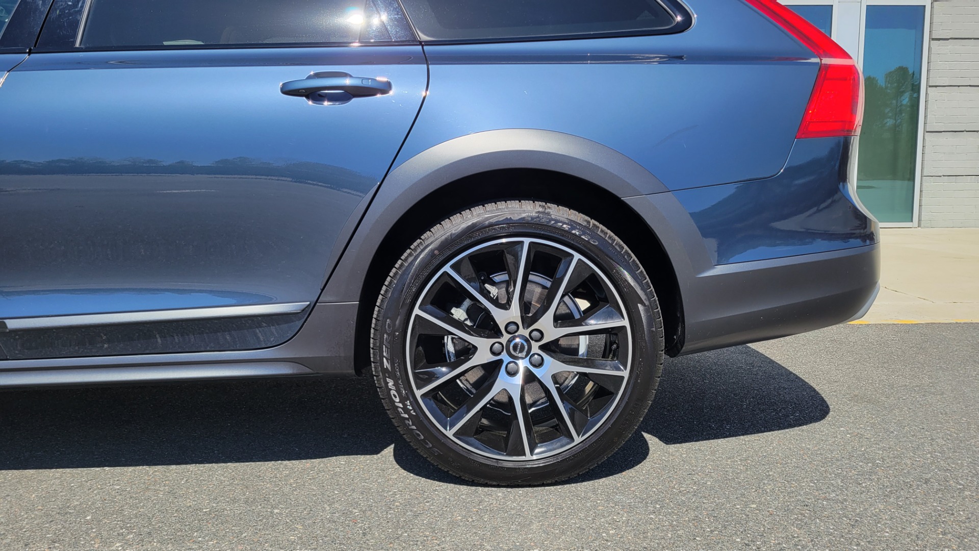Used 2020 Volvo V90 CROSS COUNTRY T6 2.0L WAGON / AWD / HTD STS / PROTECTION PKG / REARVIEW for sale $55,000 at Formula Imports in Charlotte NC 28227 82