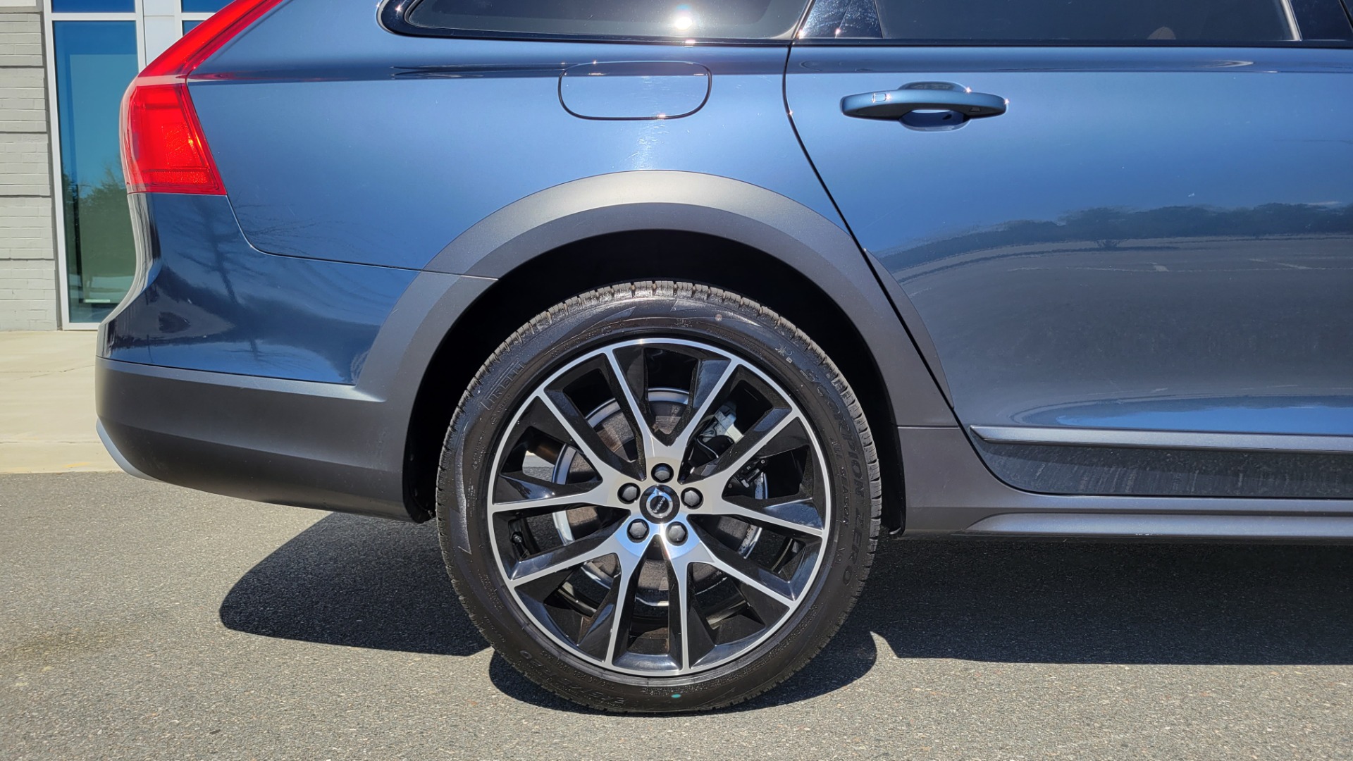 Used 2020 Volvo V90 CROSS COUNTRY T6 2.0L WAGON / AWD / HTD STS / PROTECTION PKG / REARVIEW for sale $55,000 at Formula Imports in Charlotte NC 28227 83