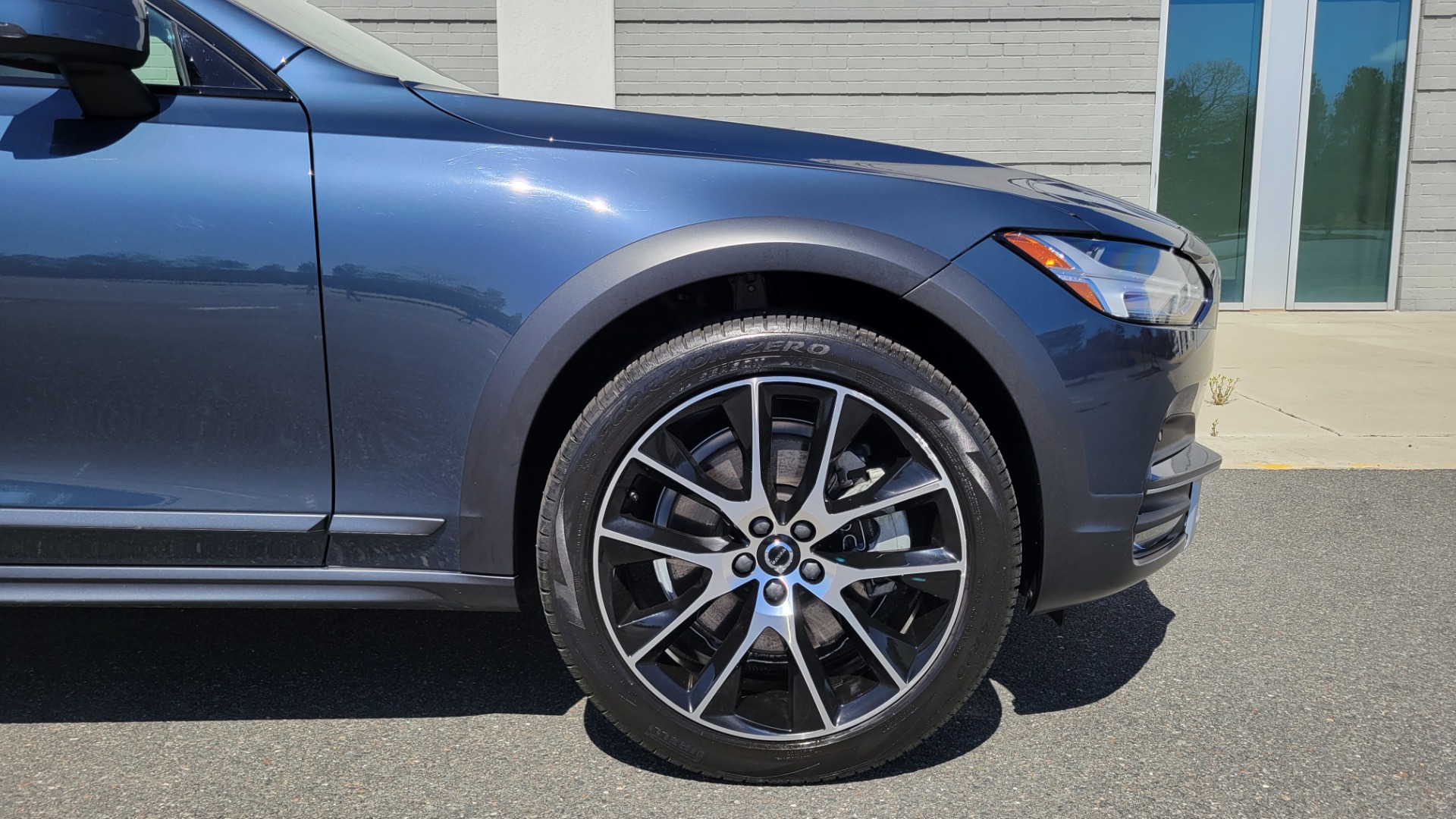 Used 2020 Volvo V90 CROSS COUNTRY T6 2.0L WAGON / AWD / HTD STS / PROTECTION PKG / REARVIEW for sale $55,000 at Formula Imports in Charlotte NC 28227 84