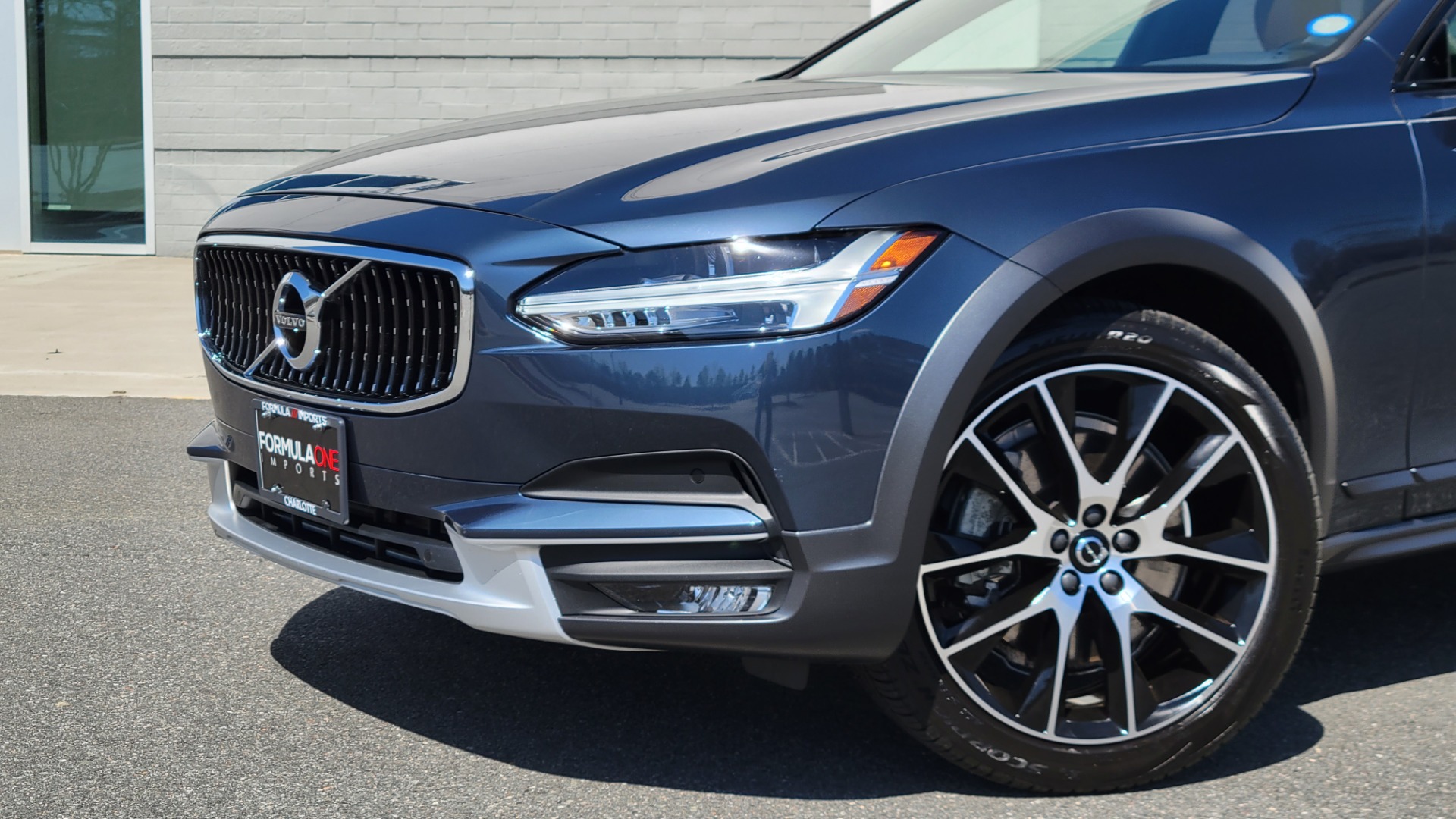 Used 2020 Volvo V90 CROSS COUNTRY T6 2.0L WAGON / AWD / HTD STS / PROTECTION PKG / REARVIEW for sale $55,000 at Formula Imports in Charlotte NC 28227 9
